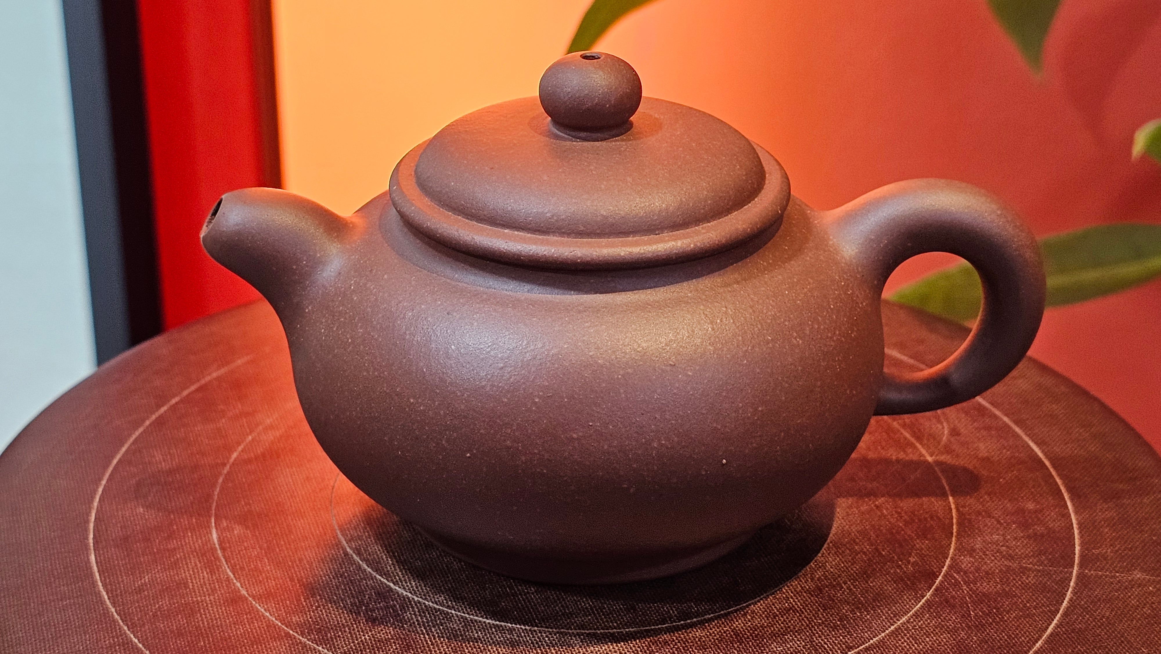 Xuan Zhu Hu 玄珠壶, 146.9ml, Zi Ni 紫泥, by our Craftsman Fan Xiao Zhi 范小智 ~ Congratulations to Mr J.T.! 1502hrs 29th August 2025, Fargo! ND.