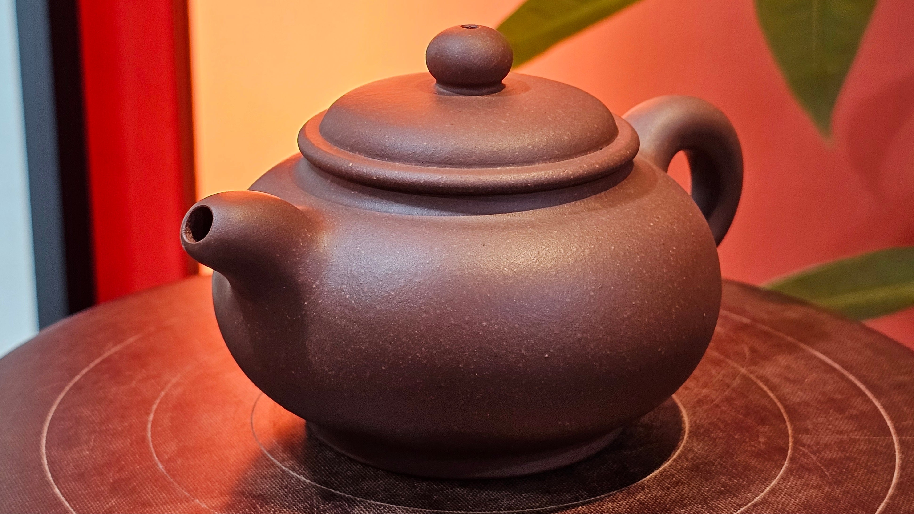 Xuan Zhu Hu 玄珠壶, 146.9ml, Zi Ni 紫泥, by our Craftsman Fan Xiao Zhi 范小智 ~ Congratulations to Mr J.T.! 1502hrs 29th August 2025, Fargo! ND.