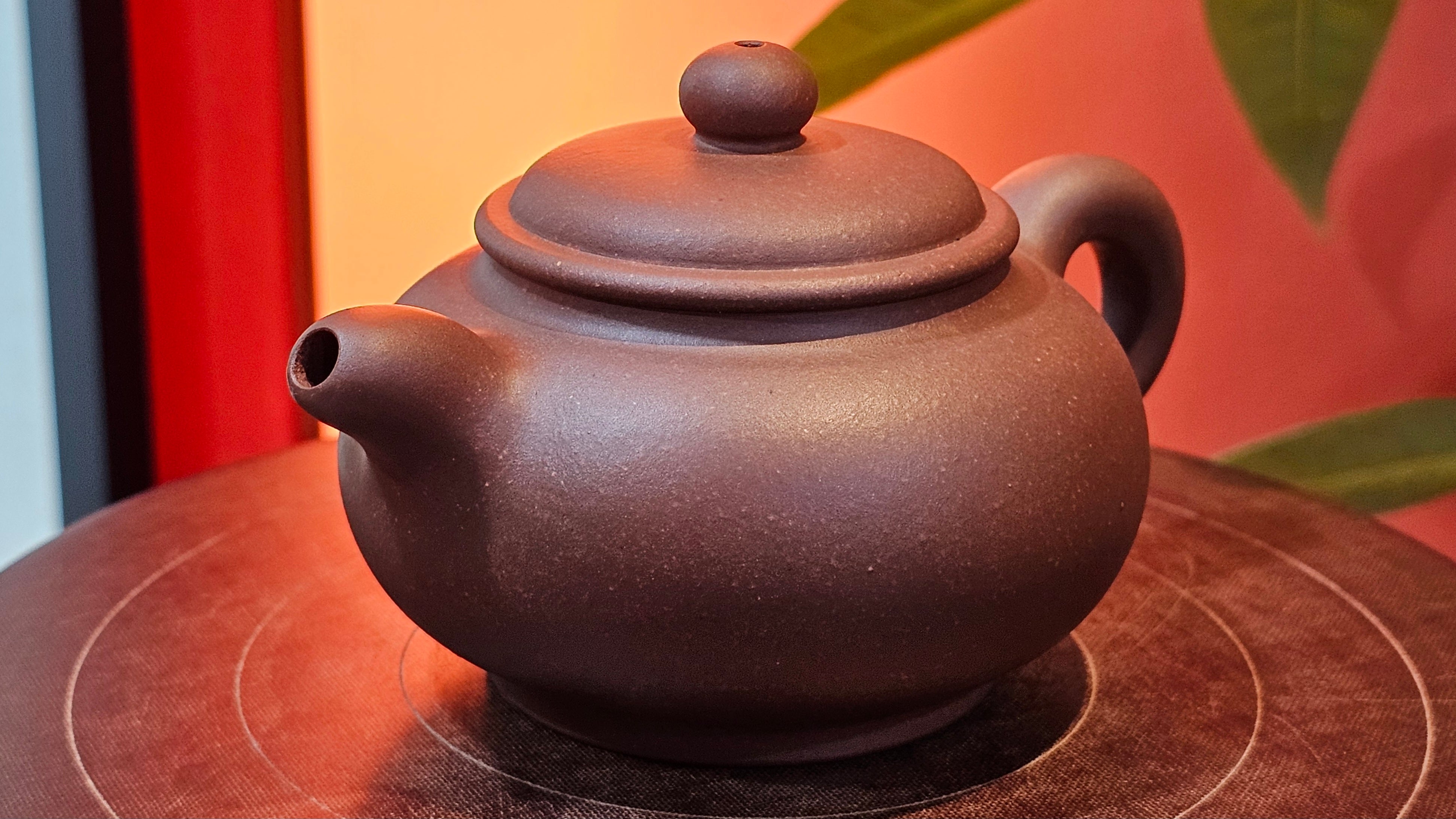 Xuan Zhu Hu 玄珠壶, 146.9ml, Zi Ni 紫泥, by our Craftsman Fan Xiao Zhi 范小智 ~ Congratulations to Mr J.T.! 1502hrs 29th August 2025, Fargo! ND.