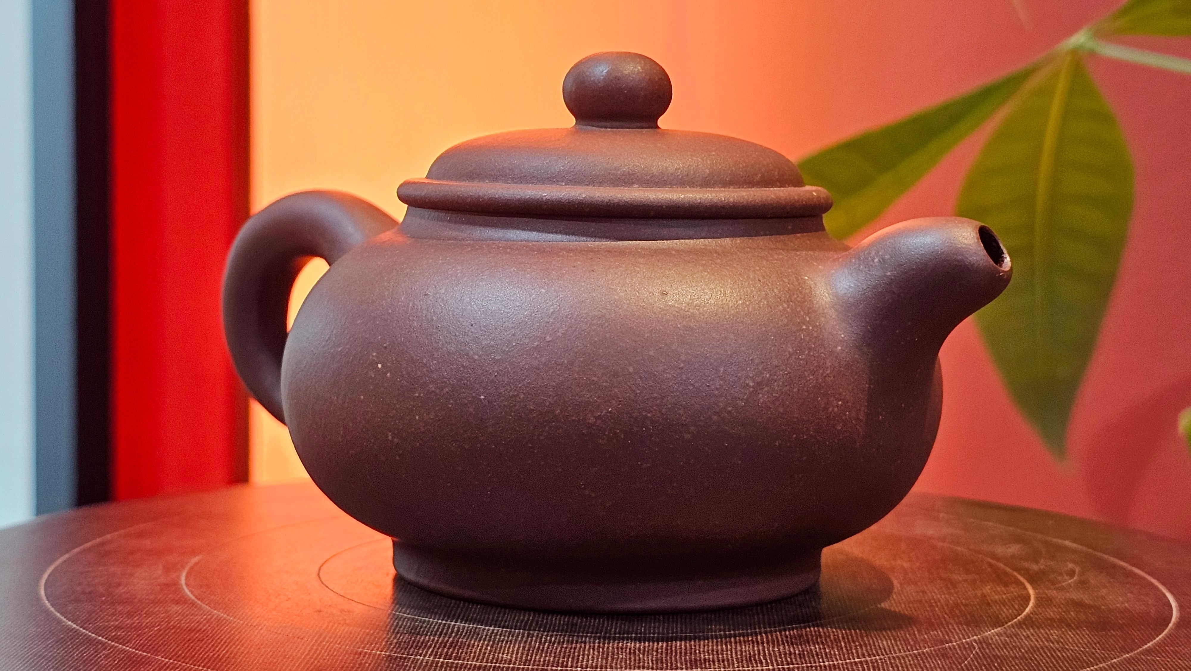 Xuan Zhu Hu 玄珠壶, 146.9ml, Zi Ni 紫泥, by our Craftsman Fan Xiao Zhi 范小智 ~ Congratulations to Mr J.T.! 1502hrs 29th August 2025, Fargo! ND.