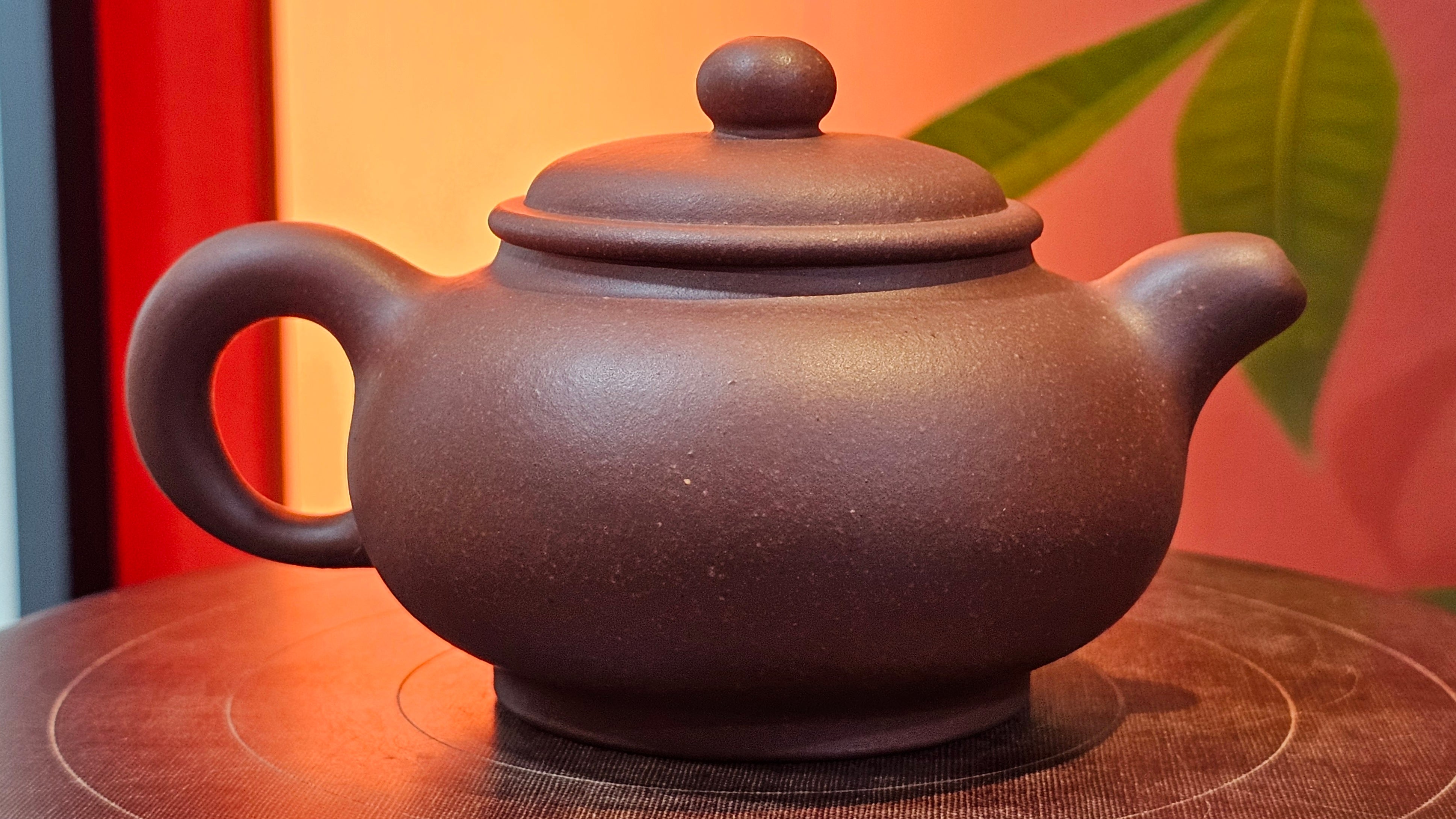 Xuan Zhu Hu 玄珠壶, 146.9ml, Zi Ni 紫泥, by our Craftsman Fan Xiao Zhi 范小智 ~ Congratulations to Mr J.T.! 1502hrs 29th August 2025, Fargo! ND.