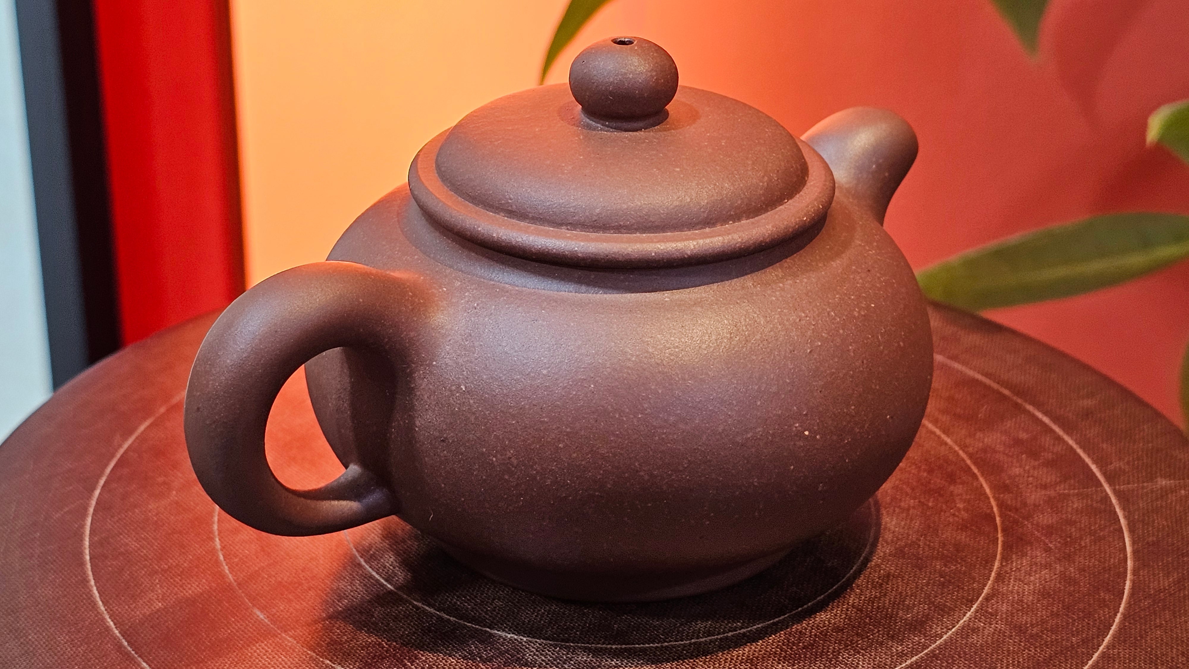 Xuan Zhu Hu 玄珠壶, 146.9ml, Zi Ni 紫泥, by our Craftsman Fan Xiao Zhi 范小智 ~ Congratulations to Mr J.T.! 1502hrs 29th August 2025, Fargo! ND.