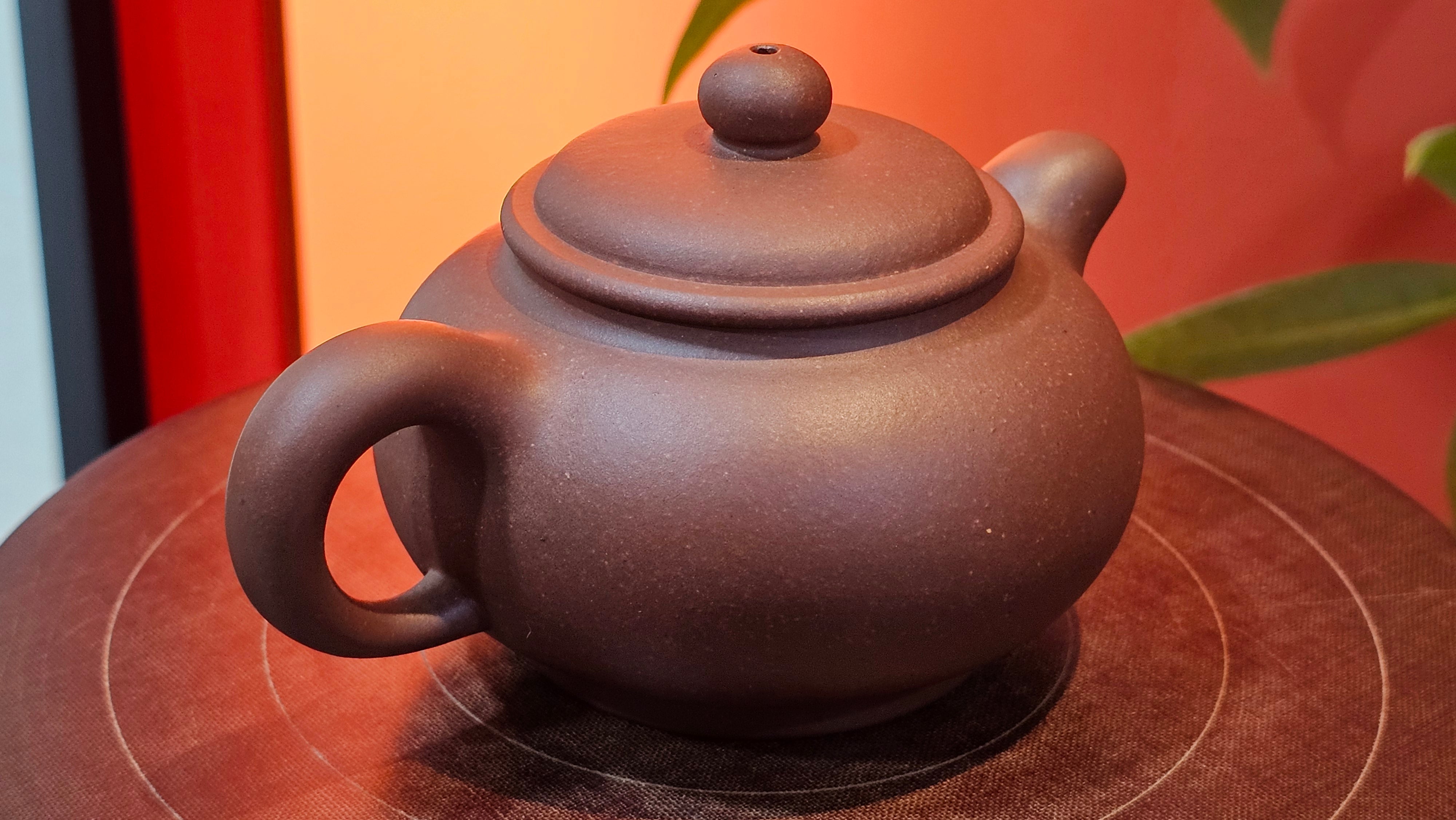 Xuan Zhu Hu 玄珠壶, 146.9ml, Zi Ni 紫泥, by our Craftsman Fan Xiao Zhi 范小智 ~ Congratulations to Mr J.T.! 1502hrs 29th August 2025, Fargo! ND.