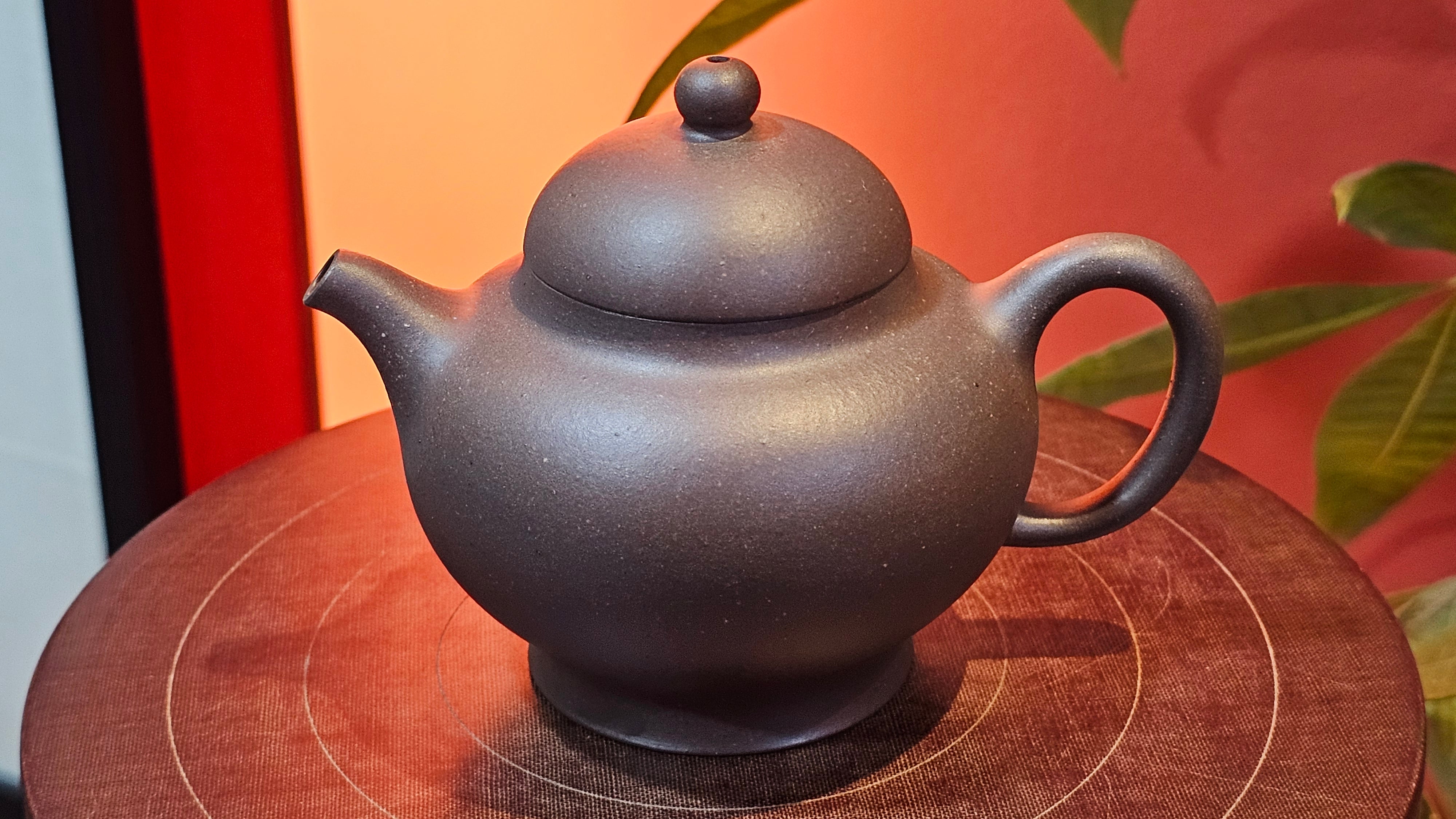 Gao Pan 高番, 138.0ml, Tai Xi Zi Ni (Gao Wen) 台西紫泥(高温), by our Craftsman Fan Xiao Zhi 范小智 ~ Congratulations!to Mr.S.W.! 2040hrs 29th August 2025, Avezzano! Italy🇮🇹.