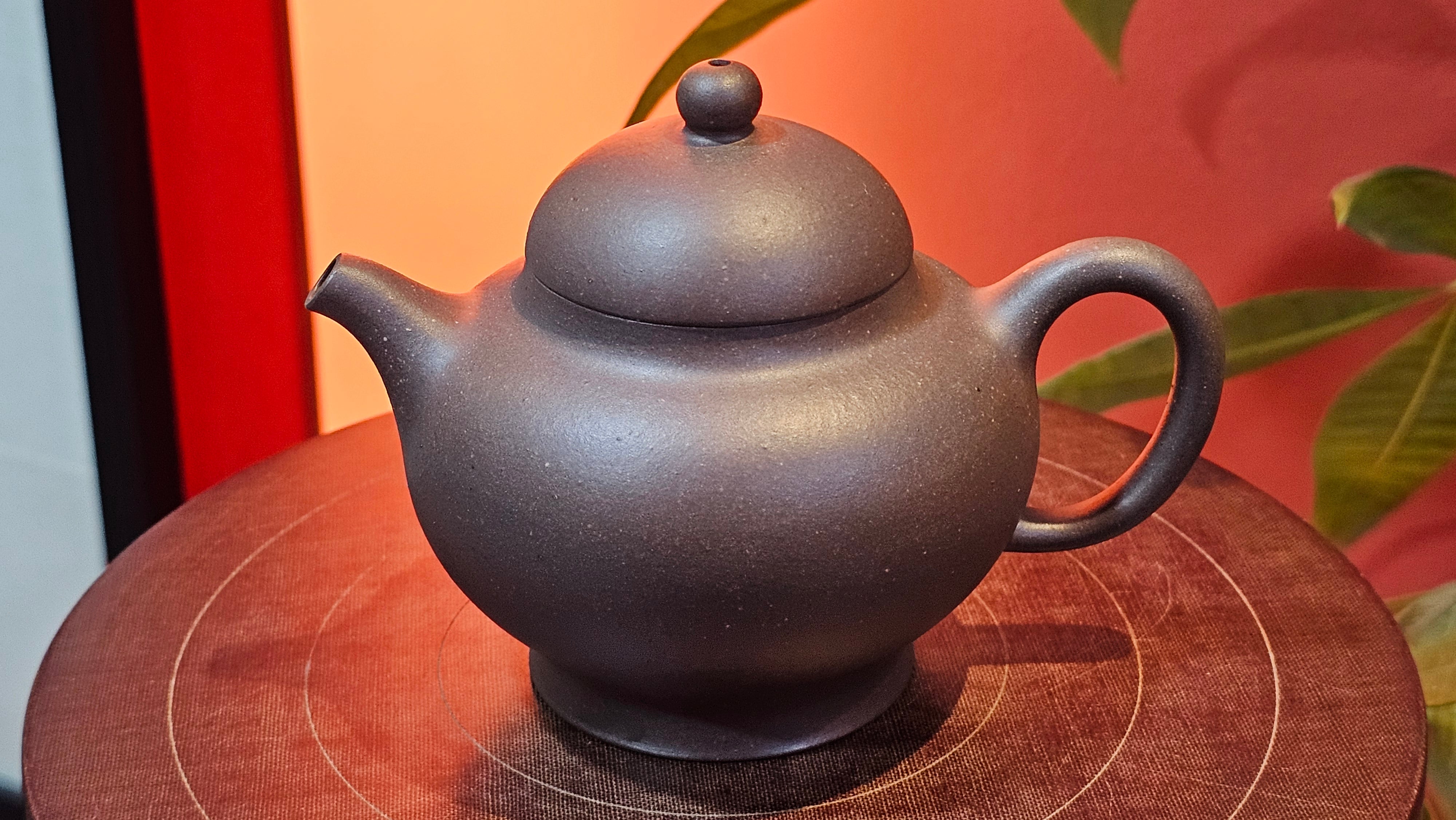 Gao Pan 高番, 138.0ml, Tai Xi Zi Ni (Gao Wen) 台西紫泥(高温), by our Craftsman Fan Xiao Zhi 范小智 ~ Congratulations!to Mr.S.W.! 2040hrs 29th August 2025, Avezzano! Italy🇮🇹.