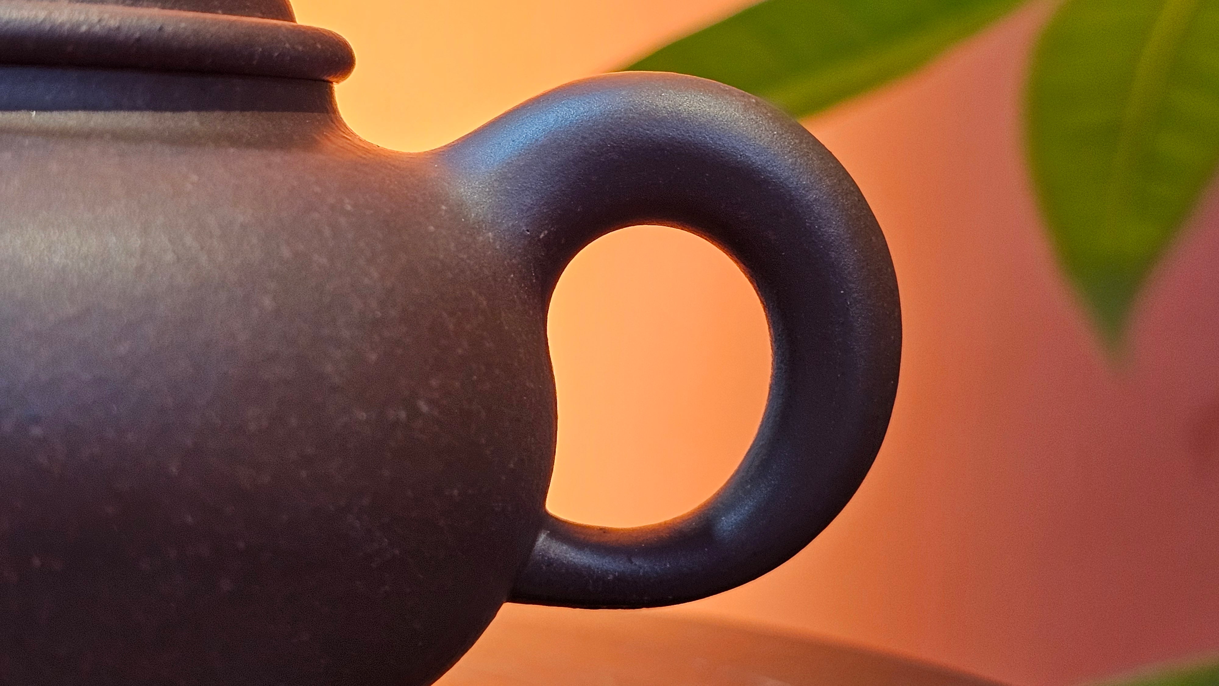 Xuan Zhu Hu 玄珠壶, 142.3ml, Zi Ni 紫泥, by our Craftsman Fan Xiao Zhi 范小智 ~ Congratulations to Ms K.Y.! 2256hrs 3rd Sept 2025! Tamuning, Guam!