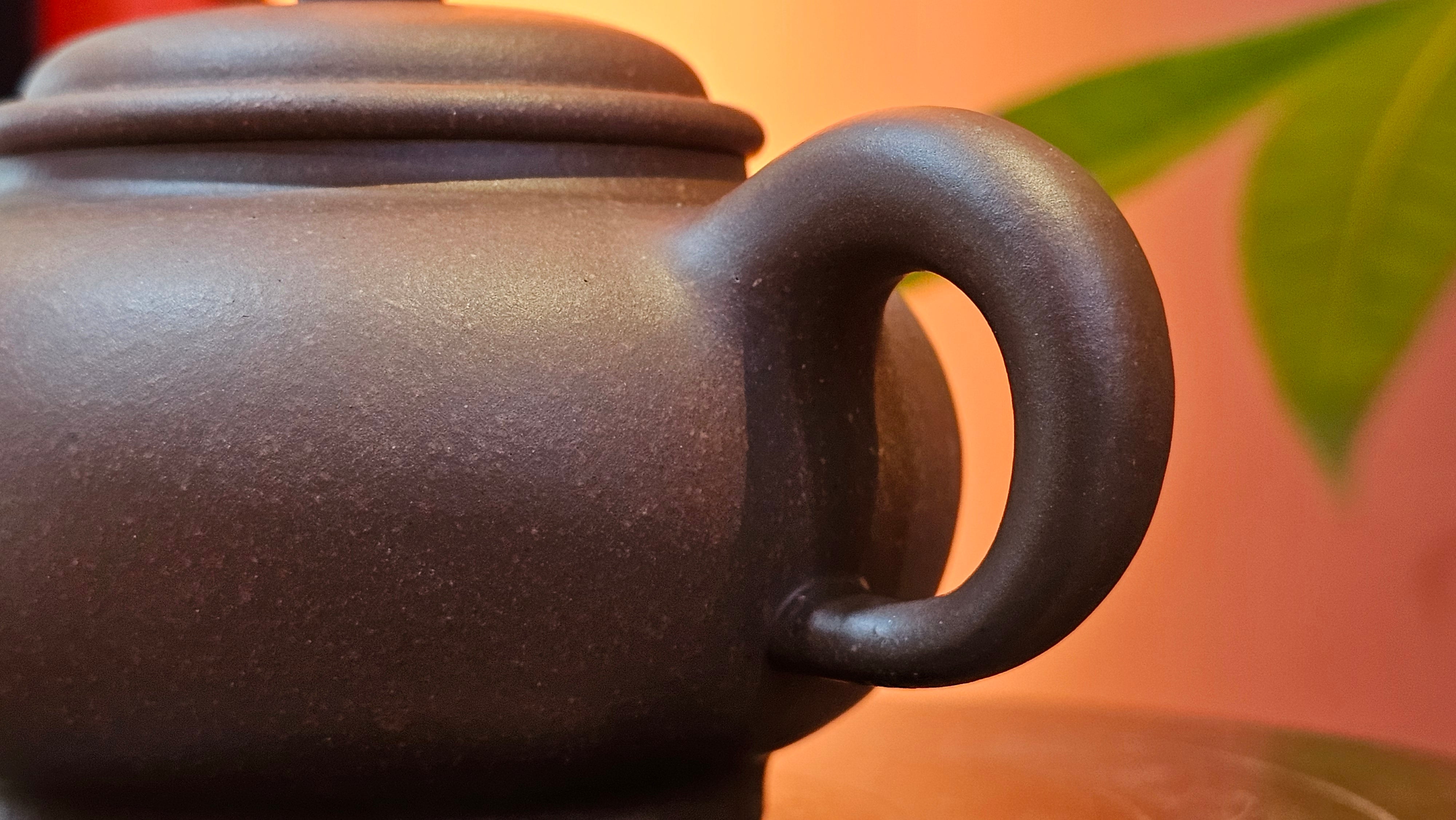 Xuan Zhu Hu 玄珠壶, 142.3ml, Zi Ni 紫泥, by our Craftsman Fan Xiao Zhi 范小智 ~ Congratulations to Ms K.Y.! 2256hrs 3rd Sept 2025! Tamuning, Guam!