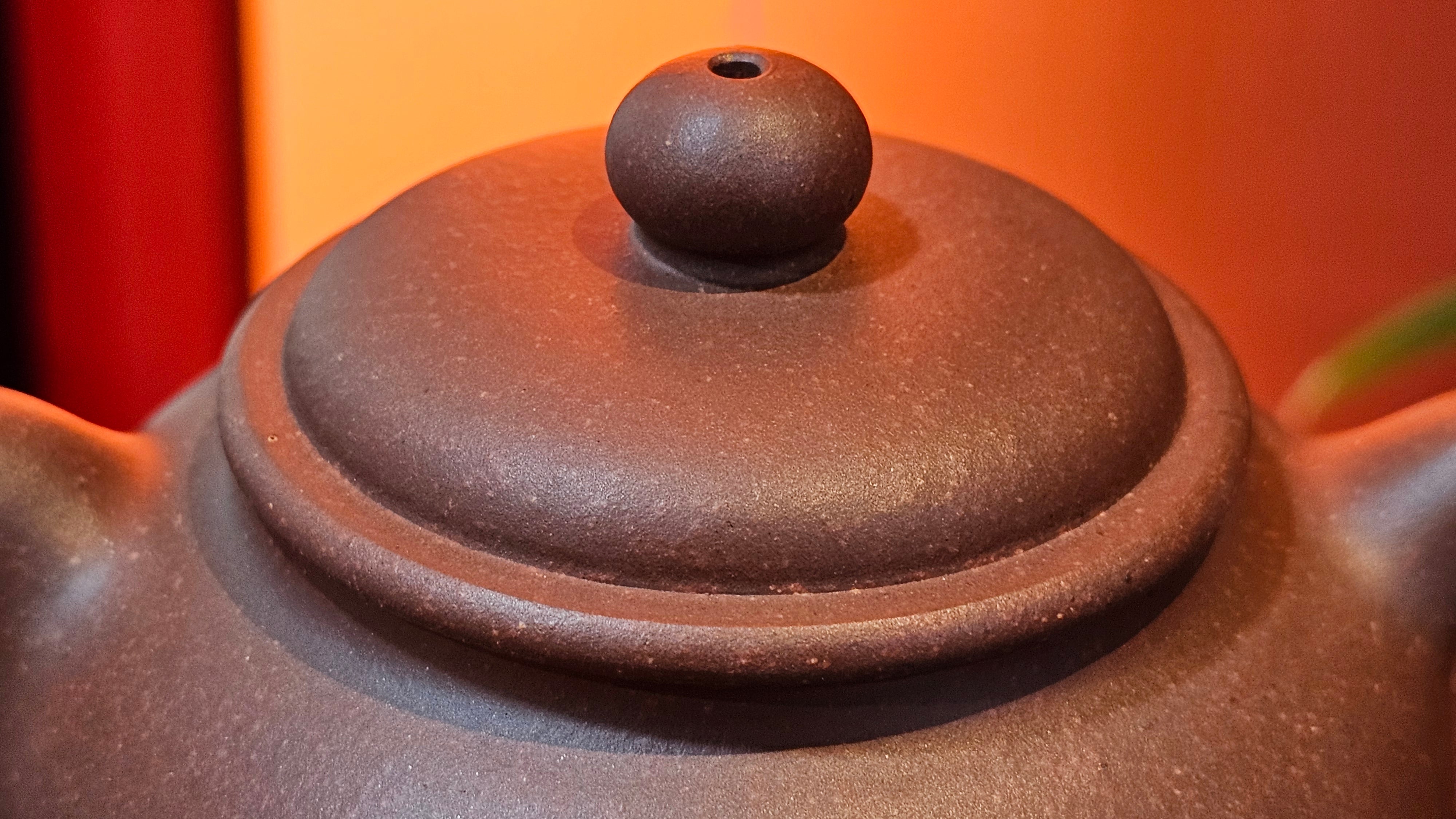 Xuan Zhu Hu 玄珠壶, 142.3ml, Zi Ni 紫泥, by our Craftsman Fan Xiao Zhi 范小智 ~ Congratulations to Ms K.Y.! 2256hrs 3rd Sept 2025! Tamuning, Guam!