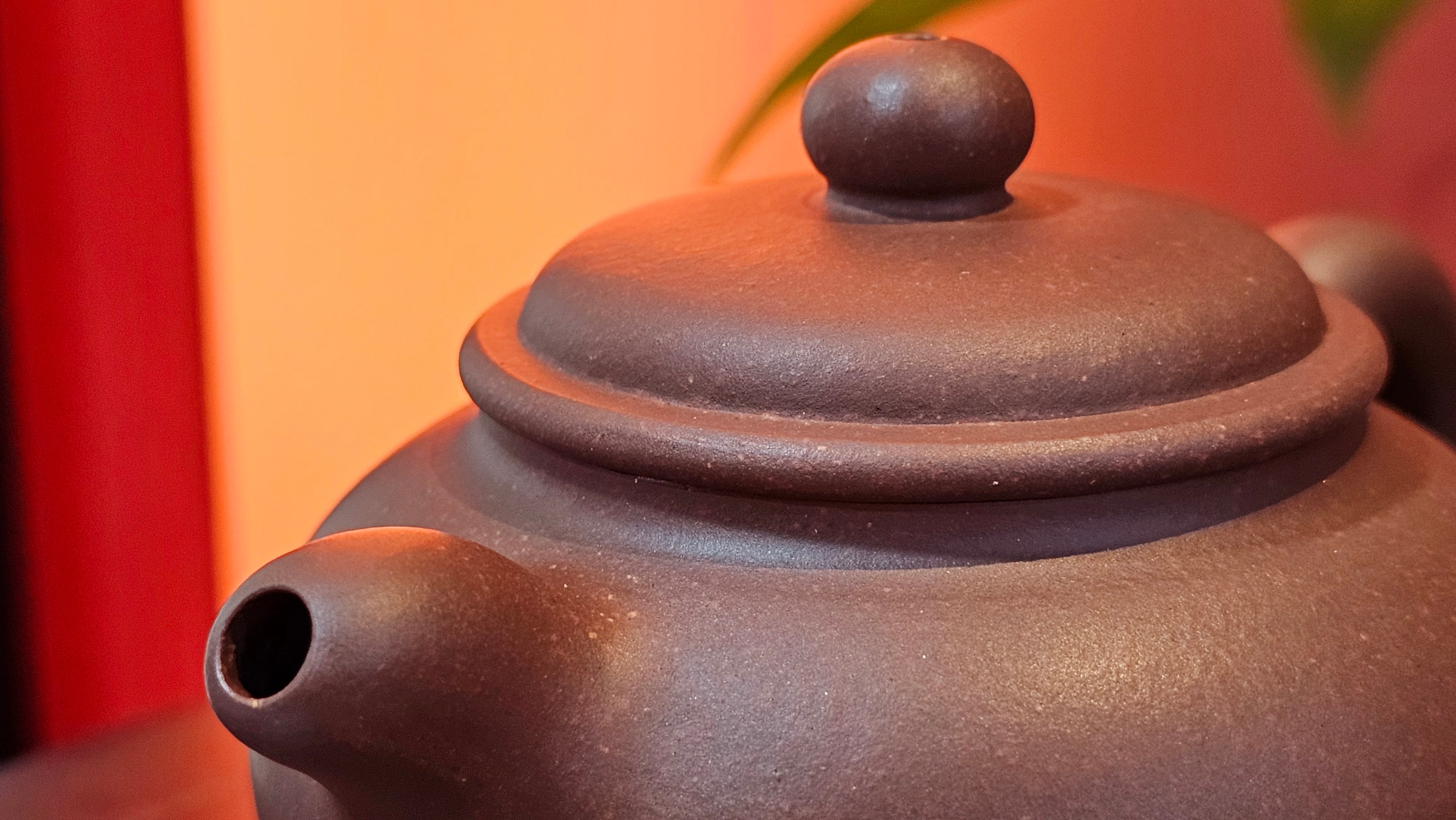 Xuan Zhu Hu 玄珠壶, 142.3ml, Zi Ni 紫泥, by our Craftsman Fan Xiao Zhi 范小智 ~ Congratulations to Ms K.Y.! 2256hrs 3rd Sept 2025! Tamuning, Guam!