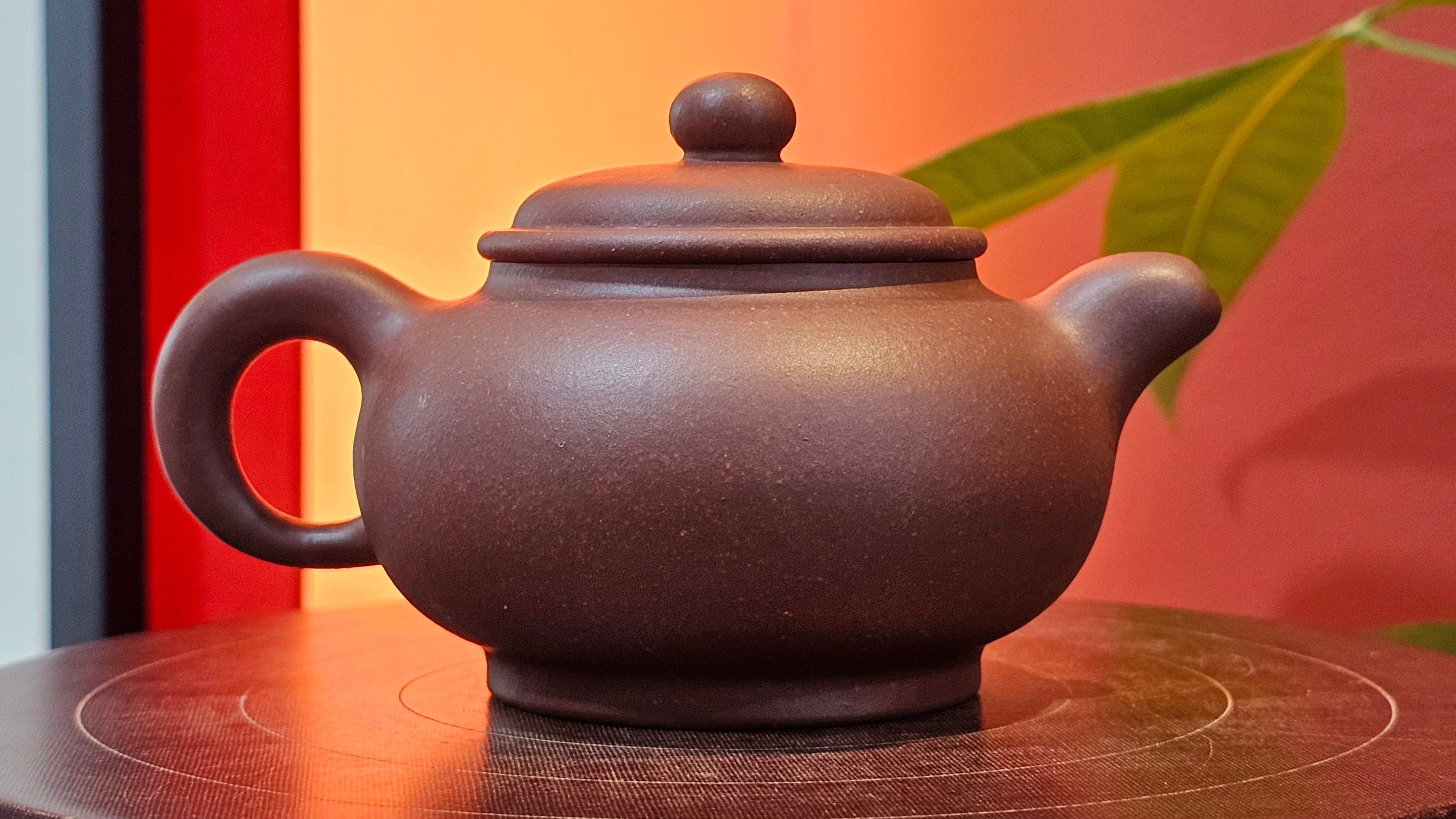 Xuan Zhu Hu 玄珠壶, 142.3ml, Zi Ni 紫泥, by our Craftsman Fan Xiao Zhi 范小智 ~ Congratulations to Ms K.Y.! 2256hrs 3rd Sept 2025! Tamuning, Guam!