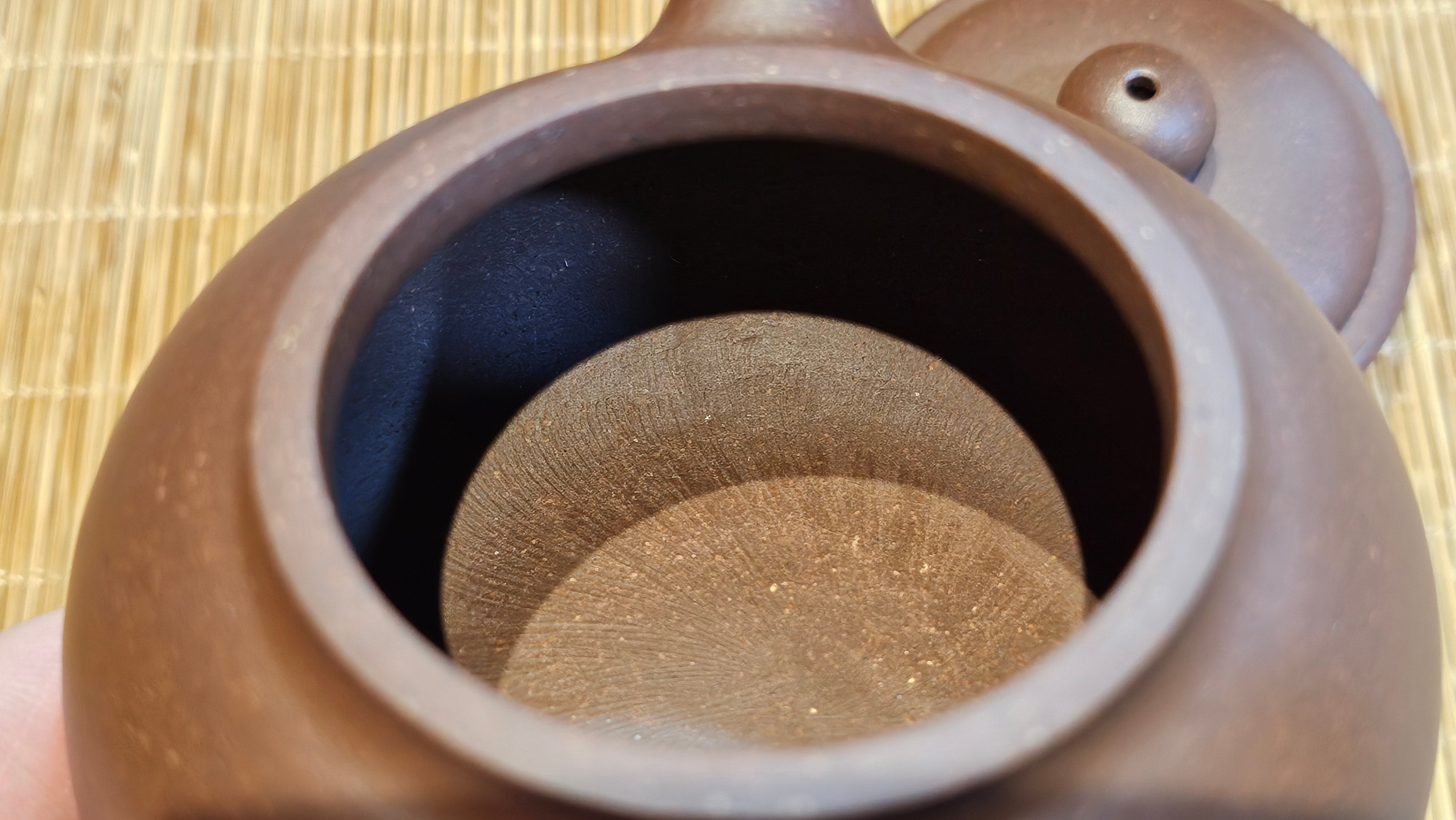 Xuan Zhu Hu 玄珠壶, 142.3ml, Zi Ni 紫泥, by our Craftsman Fan Xiao Zhi 范小智 ~ Congratulations to Ms K.Y.! 2256hrs 3rd Sept 2025! Tamuning, Guam!