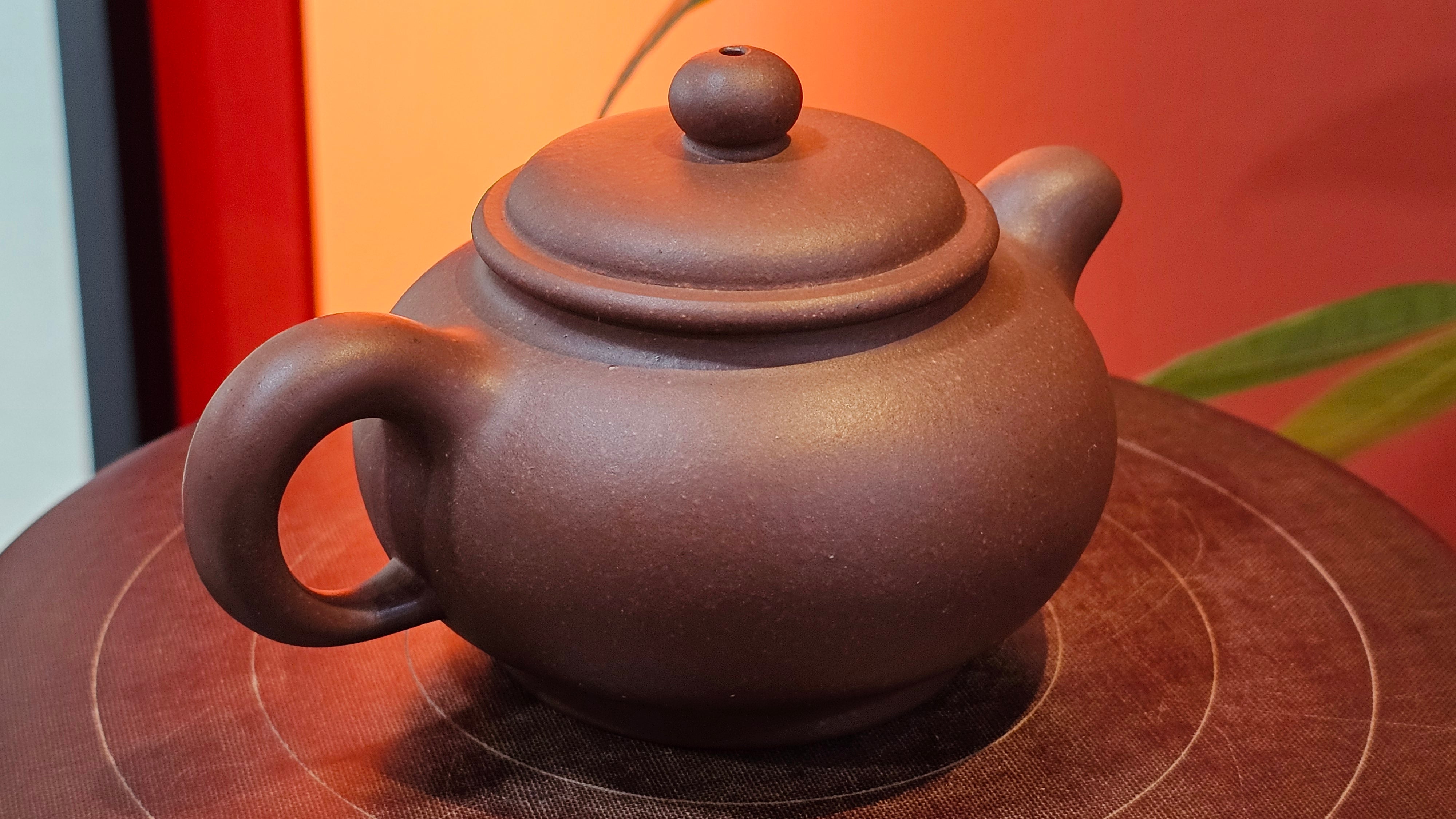 Xuan Zhu Hu 玄珠壶, 142.3ml, Zi Ni 紫泥, by our Craftsman Fan Xiao Zhi 范小智 ~ Congratulations to Ms K.Y.! 2256hrs 3rd Sept 2025! Tamuning, Guam!