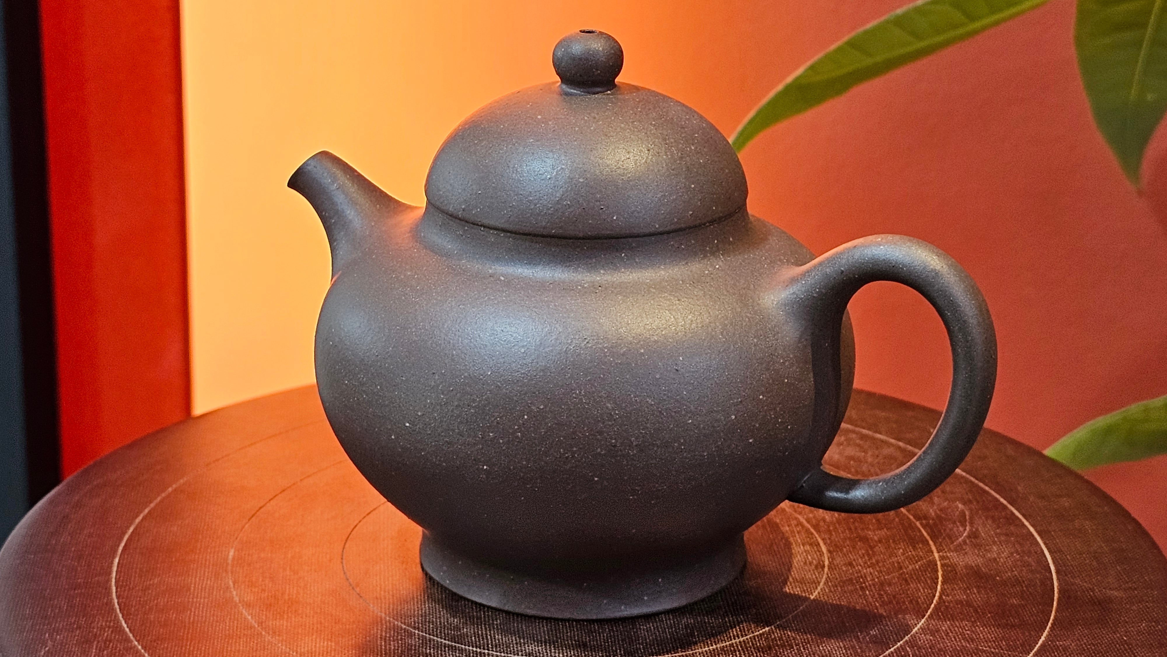 Gao Pan 高番, 143.9ml (very well-weighted bottom, stable!), Tai Xi Zi Ni (Gao Wen) 台西紫泥(高温), by our Craftsman Fan Xiao Zhi 范小智 ~ Congratulations!to Mr Y.L.! 2309hrs 31st August 2025, Cranbourne North!ViC, Australia🇦🇺!