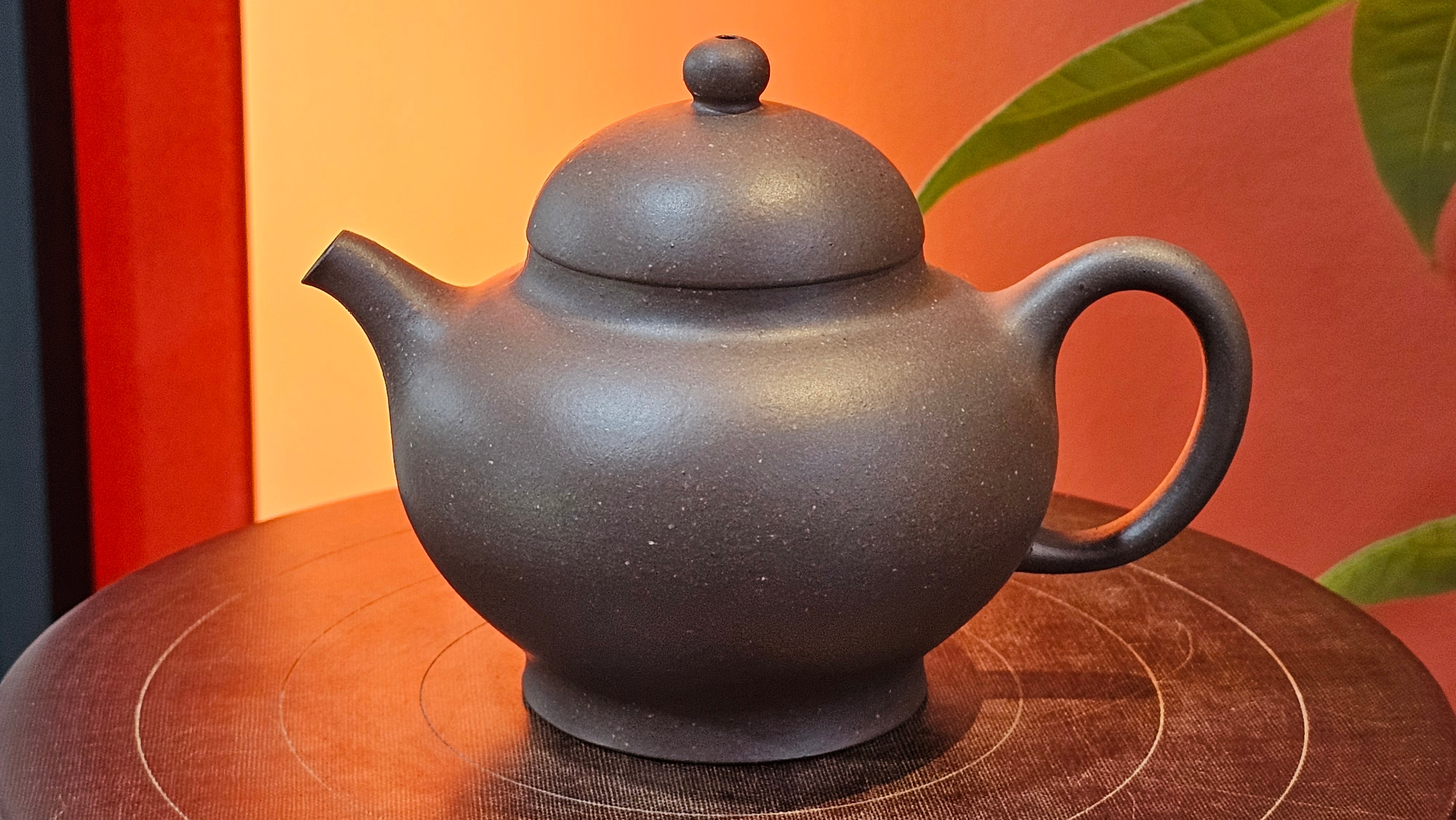 Gao Pan 高番, 143.9ml (very well-weighted bottom, stable!), Tai Xi Zi Ni (Gao Wen) 台西紫泥(高温), by our Craftsman Fan Xiao Zhi 范小智 ~ Congratulations!to Mr Y.L.! 2309hrs 31st August 2025, Cranbourne North!ViC, Australia🇦🇺!