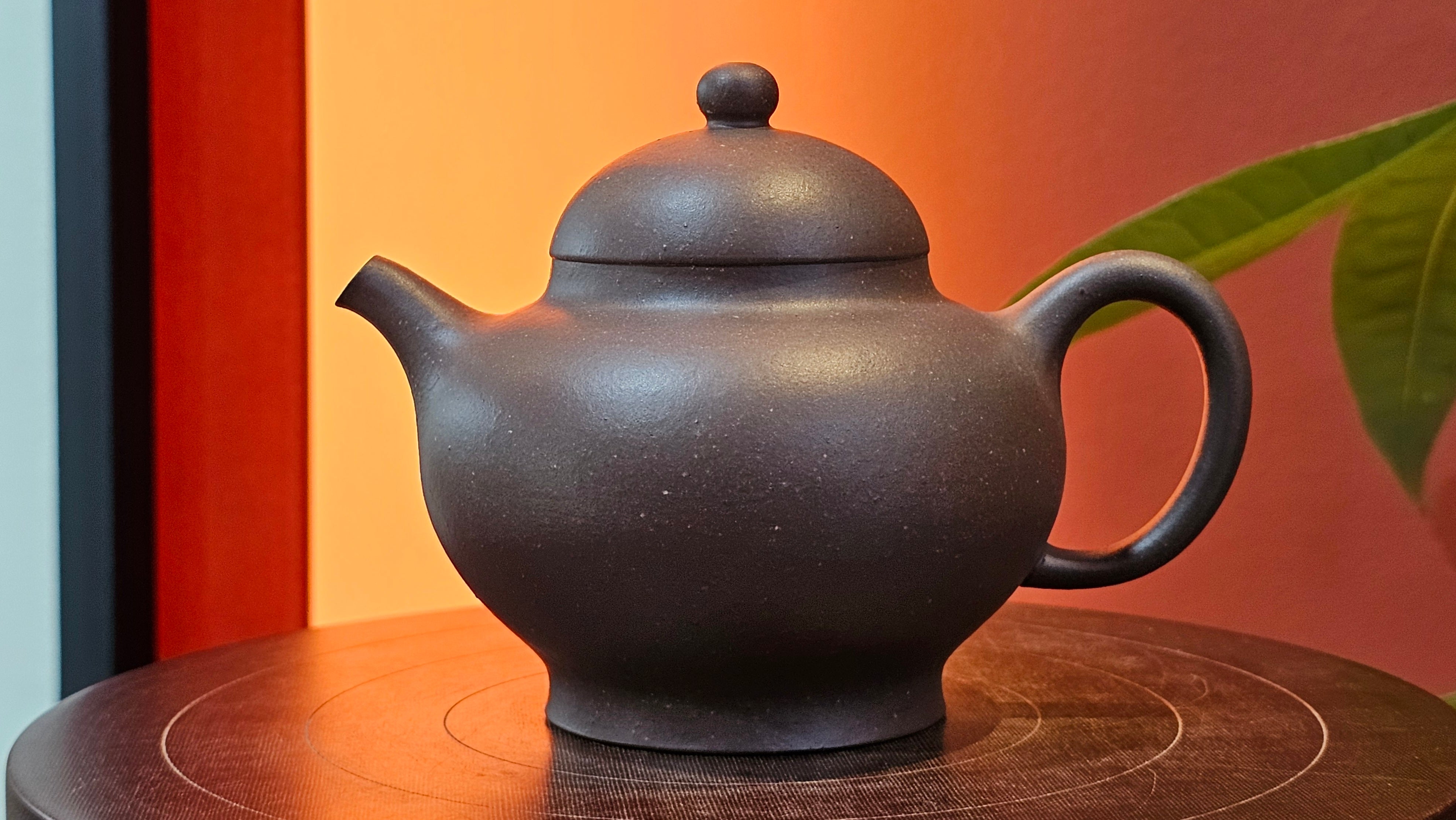 Gao Pan 高番, 143.9ml (very well-weighted bottom, stable!), Tai Xi Zi Ni (Gao Wen) 台西紫泥(高温), by our Craftsman Fan Xiao Zhi 范小智 ~ Congratulations!to Mr Y.L.! 2309hrs 31st August 2025, Cranbourne North!ViC, Australia🇦🇺!