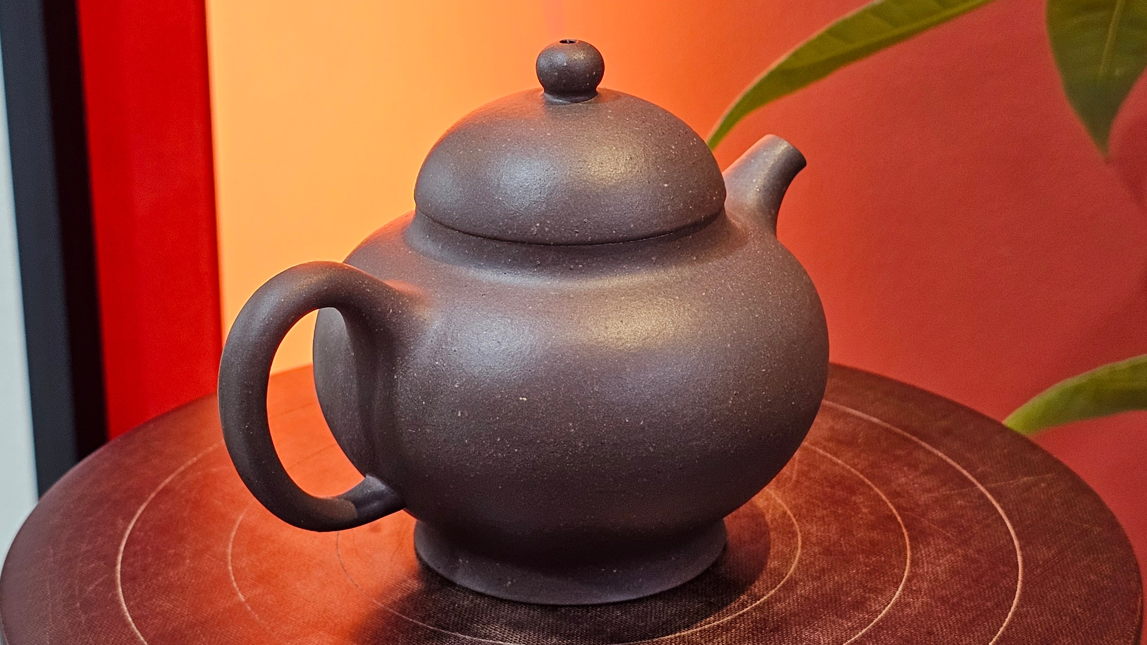 Gao Pan 高番, 143.9ml (very well-weighted bottom, stable!), Tai Xi Zi Ni (Gao Wen) 台西紫泥(高温), by our Craftsman Fan Xiao Zhi 范小智 ~ Congratulations!to Mr Y.L.! 2309hrs 31st August 2025, Cranbourne North!ViC, Australia🇦🇺!