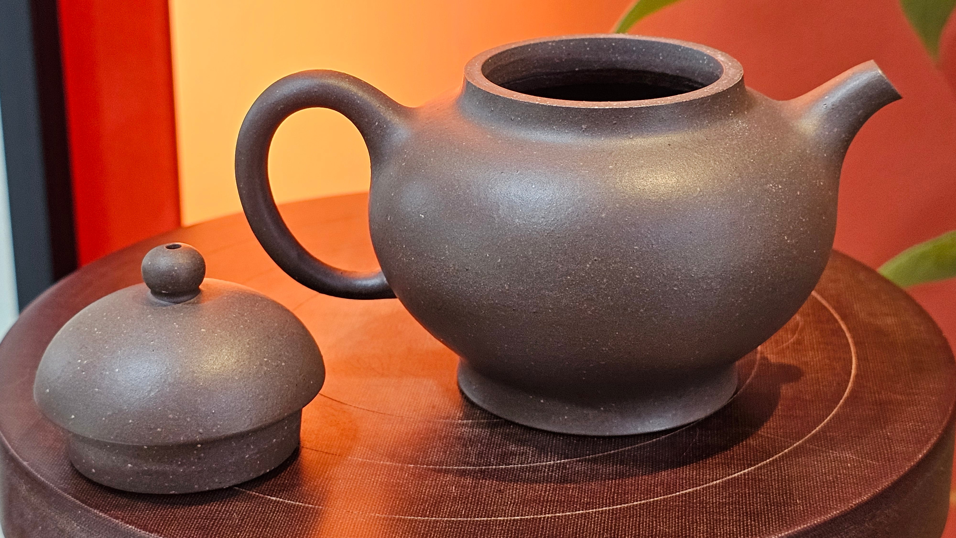 Gao Pan 高番, 143.9ml (very well-weighted bottom, stable!), Tai Xi Zi Ni (Gao Wen) 台西紫泥(高温), by our Craftsman Fan Xiao Zhi 范小智 ~ Congratulations!to Mr Y.L.! 2309hrs 31st August 2025, Cranbourne North!ViC, Australia🇦🇺!