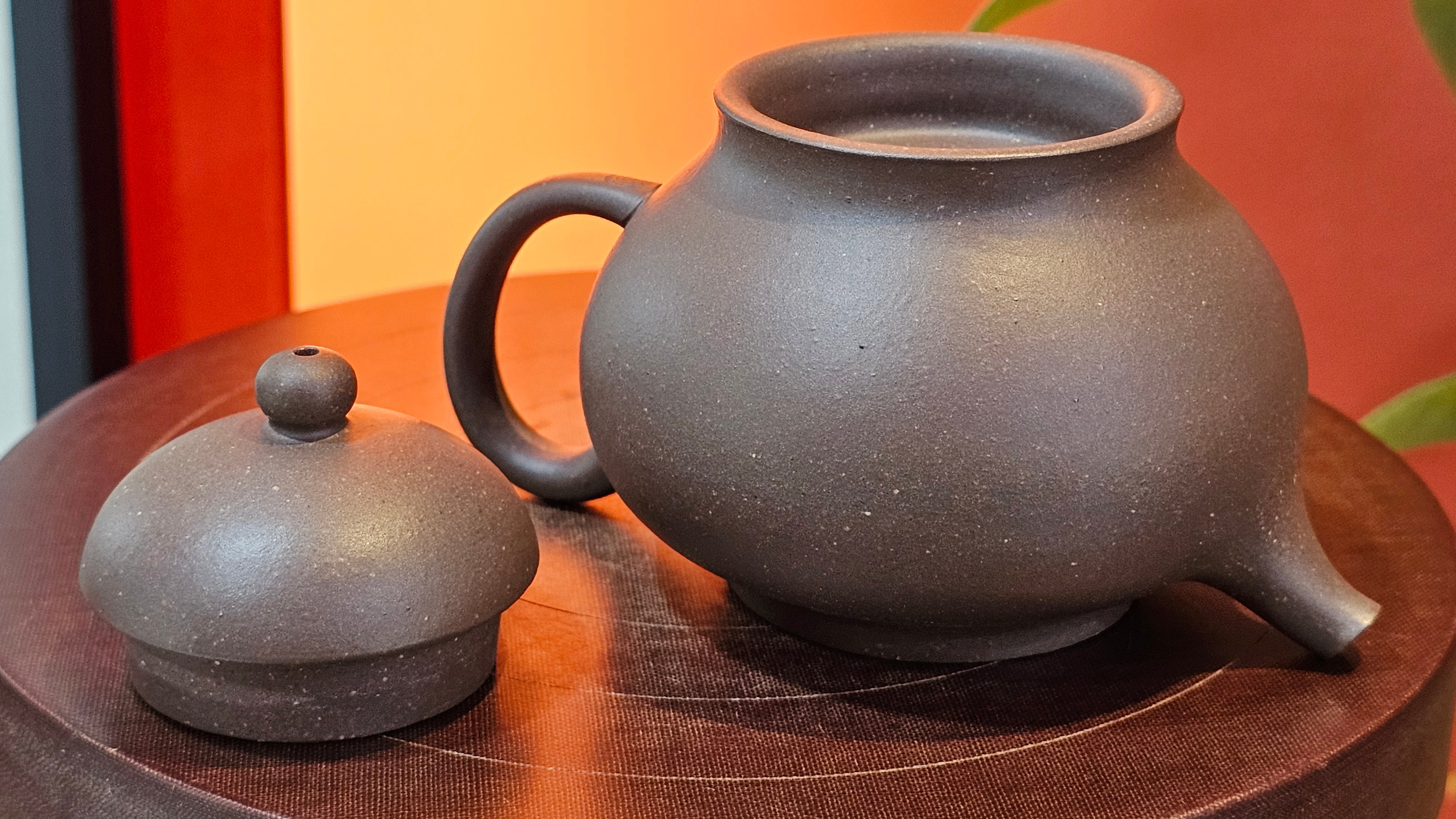 Gao Pan 高番, 143.9ml (very well-weighted bottom, stable!), Tai Xi Zi Ni (Gao Wen) 台西紫泥(高温), by our Craftsman Fan Xiao Zhi 范小智 ~ Congratulations!to Mr Y.L.! 2309hrs 31st August 2025, Cranbourne North!ViC, Australia🇦🇺!