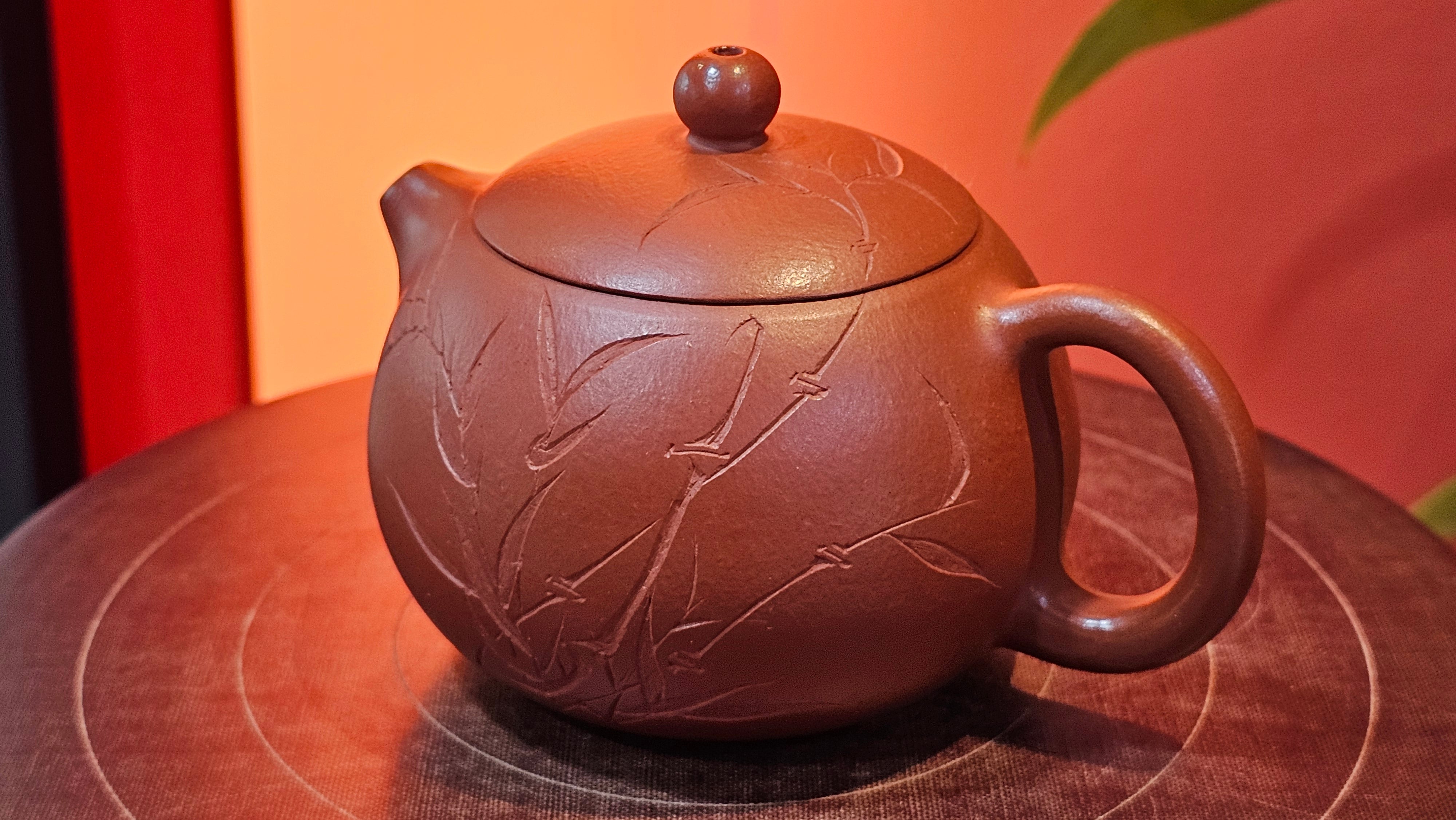 Xi Shi 西施 with Bamboo Engraving 竹刻绘, 161.1ml, Xiao Mei Yao Zhu Ni 小煤窑朱泥, by Collaborative Craftsman Zhai Yi Yao 翟一耀 and Craftsman Yi De Shu 一德书 ~ Congratulations to!Mr V.J.! 1157hrs 16th Sept 2025, Bartlett, IL!