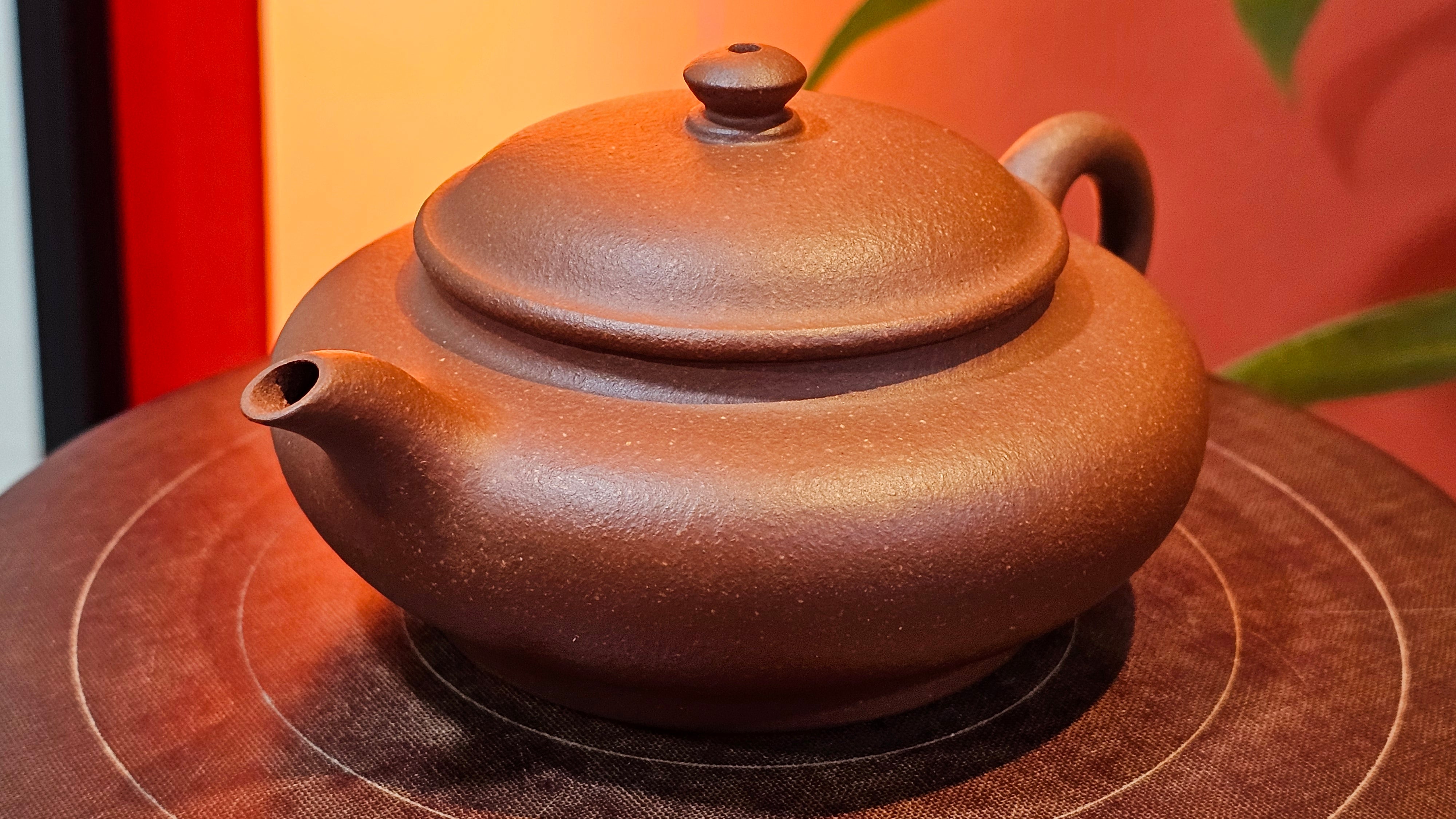 Xu Bian 虚扁, 186.2ml, Hong Jiang Po Ni 红降坡泥, by Craftsman Chen Gui Zhi 陈桂枝。(Red JiangPoNi is rarer than Yellow JiangPoNi, XiaoMeiYao ZhuNi & ZhaoZhuang ZhuNi) ~ Congratulations to Mr B.! 1532hrs 12th Sept 2025! Summerville, Canada🇨🇦.