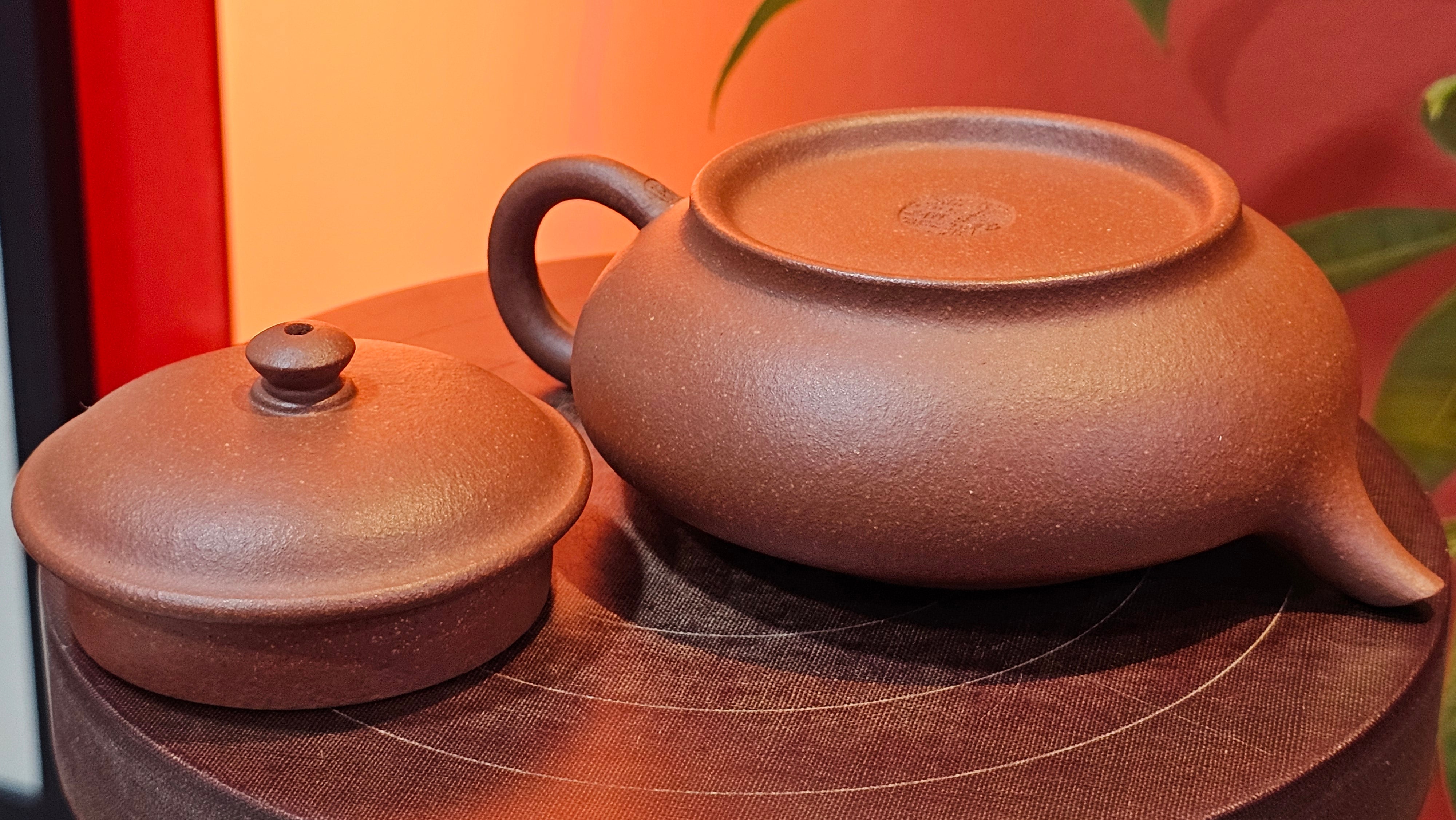 Xu Bian 虚扁, 186.2ml, Hong Jiang Po Ni 红降坡泥, by Craftsman Chen Gui Zhi 陈桂枝。(Red JiangPoNi is rarer than Yellow JiangPoNi, XiaoMeiYao ZhuNi & ZhaoZhuang ZhuNi) ~ Congratulations to Mr B.! 1532hrs 12th Sept 2025! Summerville, Canada🇨🇦.