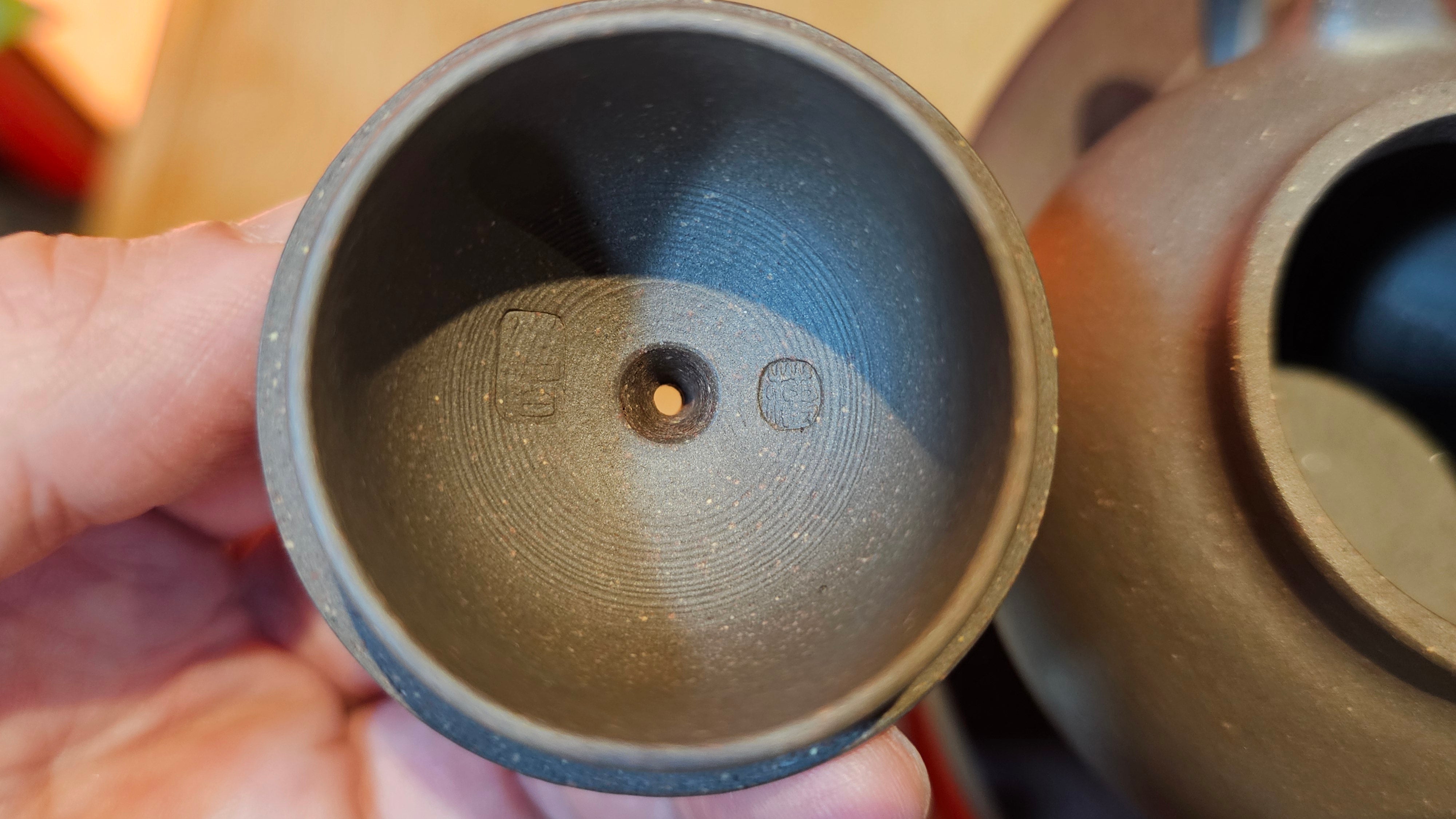 Gao Pan 高番, 140.6ml (very well-weighted bottom, stable!), Tai Xi Zi Ni (Gao Wen) 台西紫泥(高温), by our Craftsman Fan Xiao Zhi 范小智 ~ Congratulations!to Mr J.S.! 1105hrs 2nd September 2025, Chicago! IL.