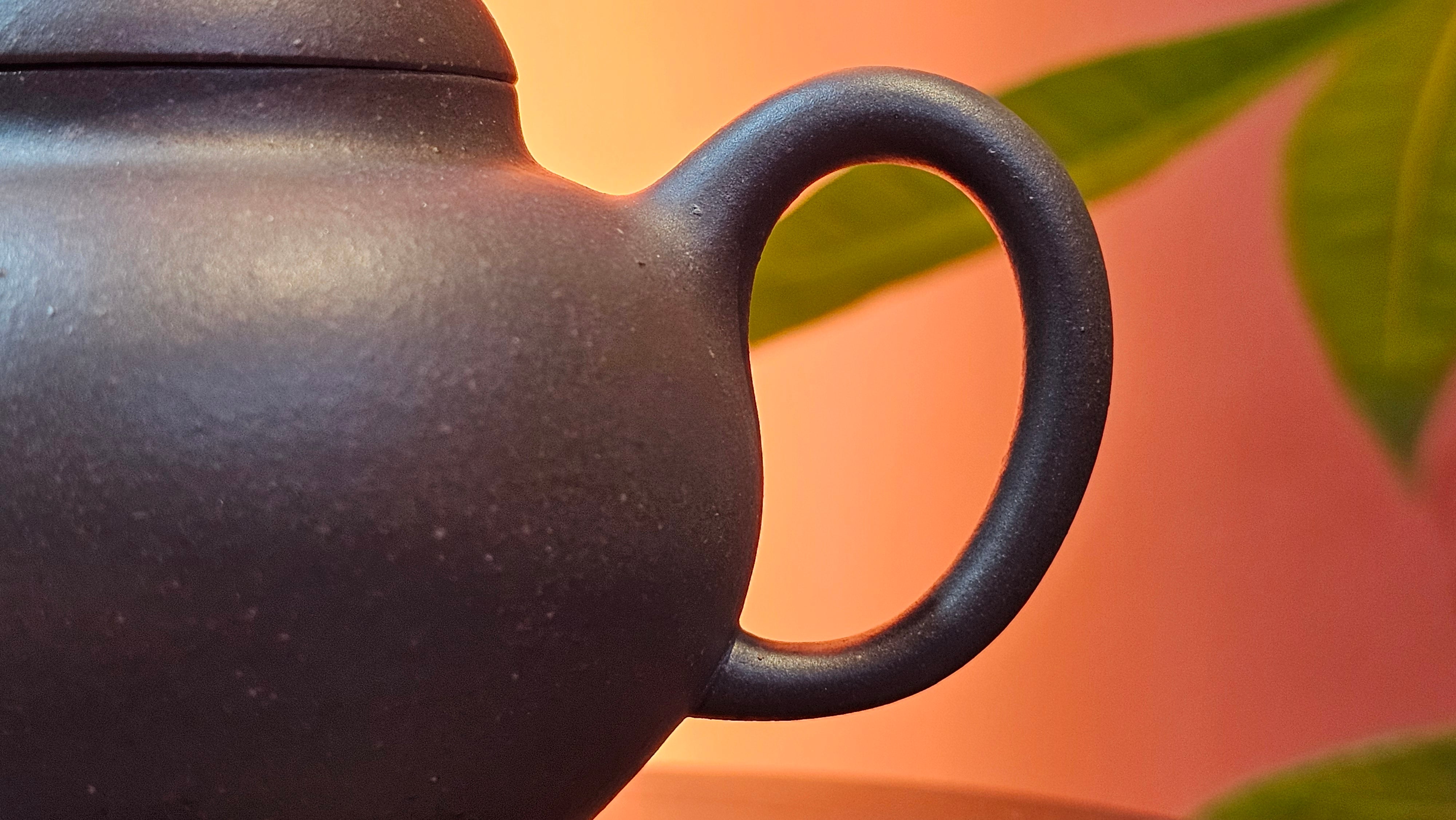 Gao Pan 高番, 140.6ml (very well-weighted bottom, stable!), Tai Xi Zi Ni (Gao Wen) 台西紫泥(高温), by our Craftsman Fan Xiao Zhi 范小智 ~ Congratulations!to Mr J.S.! 1105hrs 2nd September 2025, Chicago! IL.