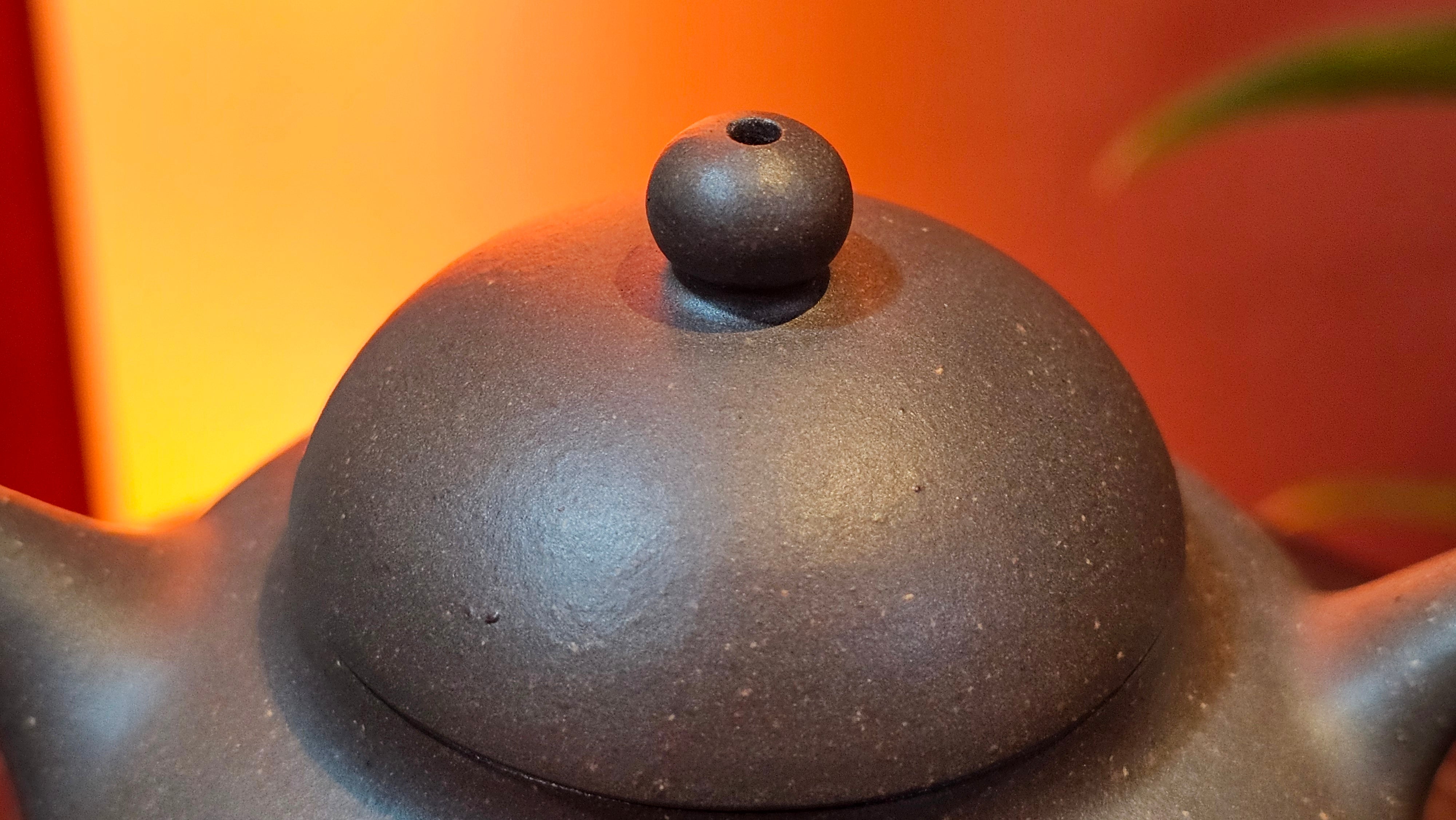 Gao Pan 高番, 140.6ml (very well-weighted bottom, stable!), Tai Xi Zi Ni (Gao Wen) 台西紫泥(高温), by our Craftsman Fan Xiao Zhi 范小智 ~ Congratulations!to Mr J.S.! 1105hrs 2nd September 2025, Chicago! IL.