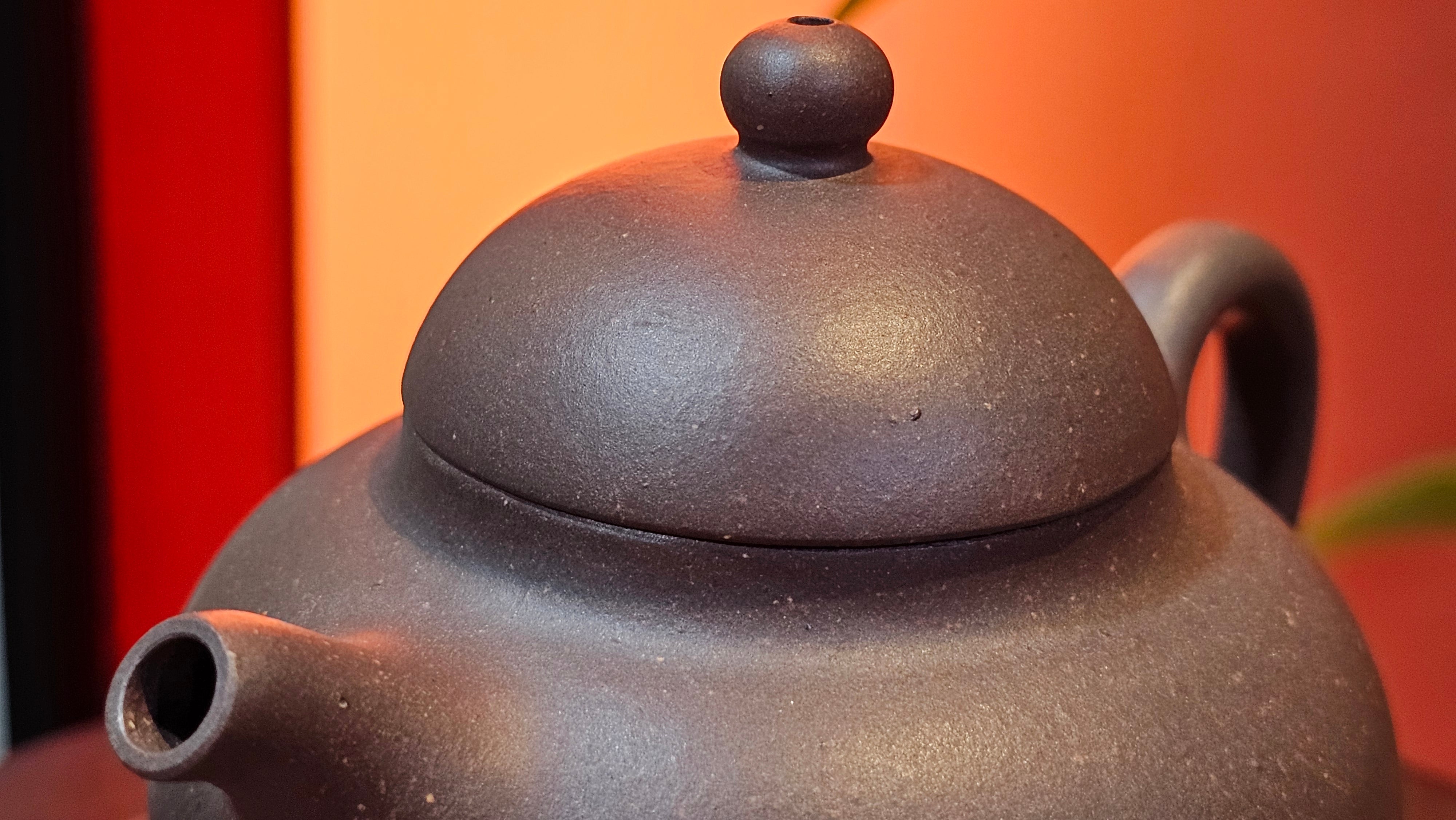 Gao Pan 高番, 140.6ml (very well-weighted bottom, stable!), Tai Xi Zi Ni (Gao Wen) 台西紫泥(高温), by our Craftsman Fan Xiao Zhi 范小智 ~ Congratulations!to Mr J.S.! 1105hrs 2nd September 2025, Chicago! IL.