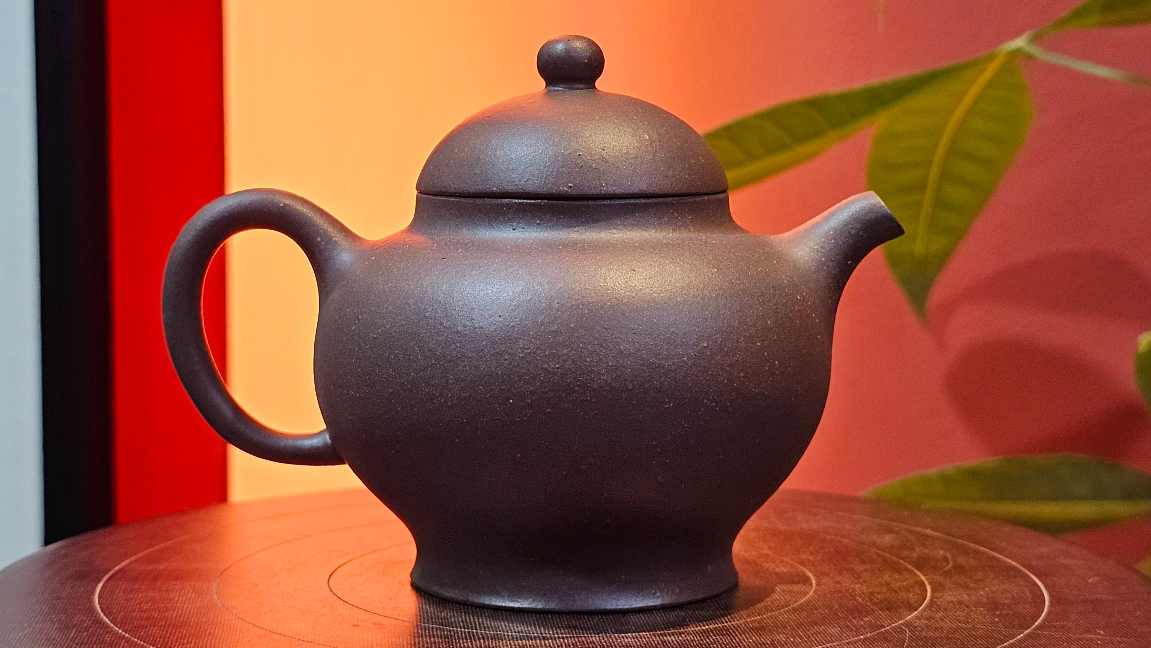 Gao Pan 高番, 140.6ml (very well-weighted bottom, stable!), Tai Xi Zi Ni (Gao Wen) 台西紫泥(高温), by our Craftsman Fan Xiao Zhi 范小智 ~ Congratulations!to Mr J.S.! 1105hrs 2nd September 2025, Chicago! IL.