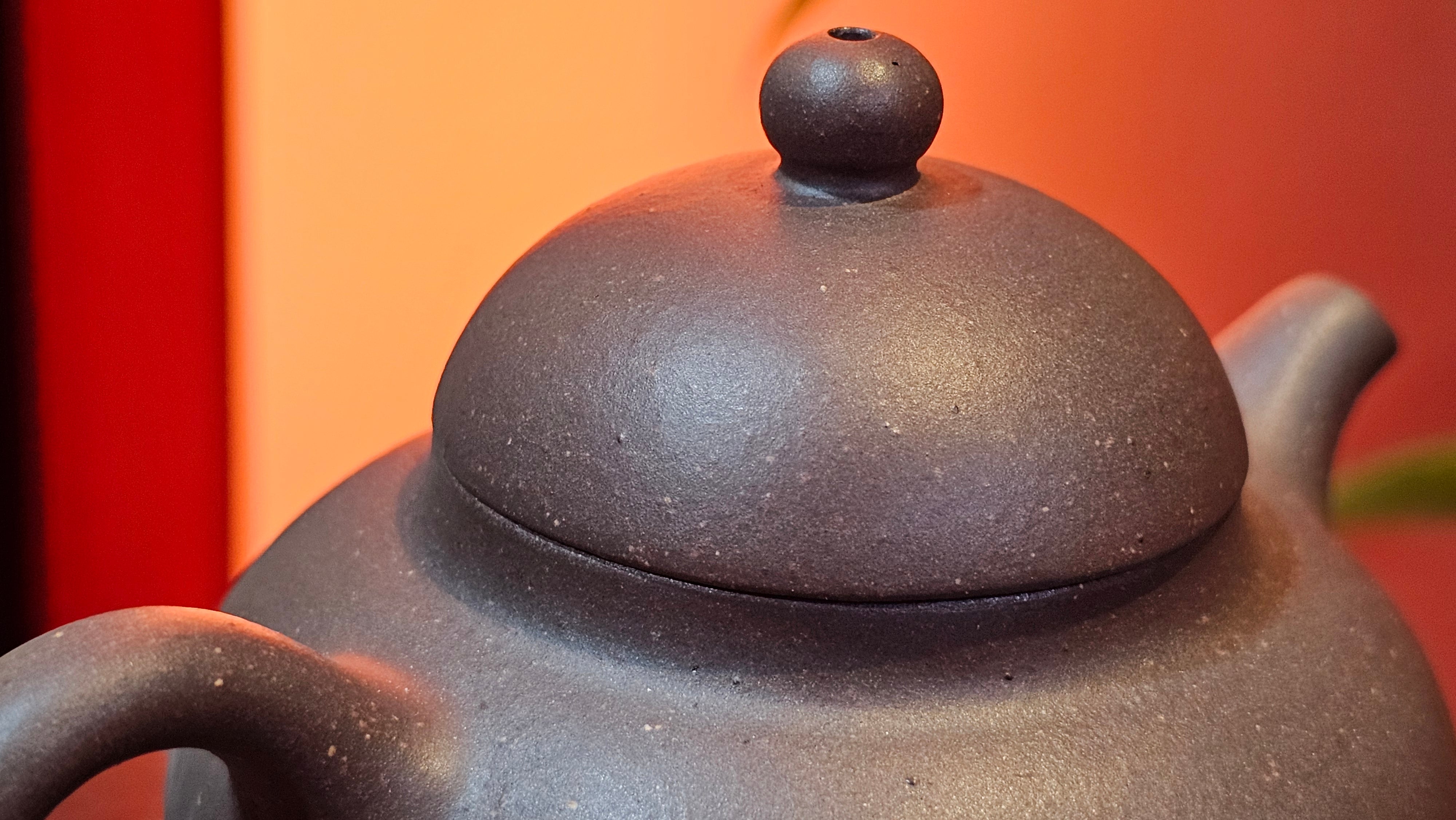 Gao Pan 高番, 140.6ml (very well-weighted bottom, stable!), Tai Xi Zi Ni (Gao Wen) 台西紫泥(高温), by our Craftsman Fan Xiao Zhi 范小智 ~ Congratulations!to Mr J.S.! 1105hrs 2nd September 2025, Chicago! IL.