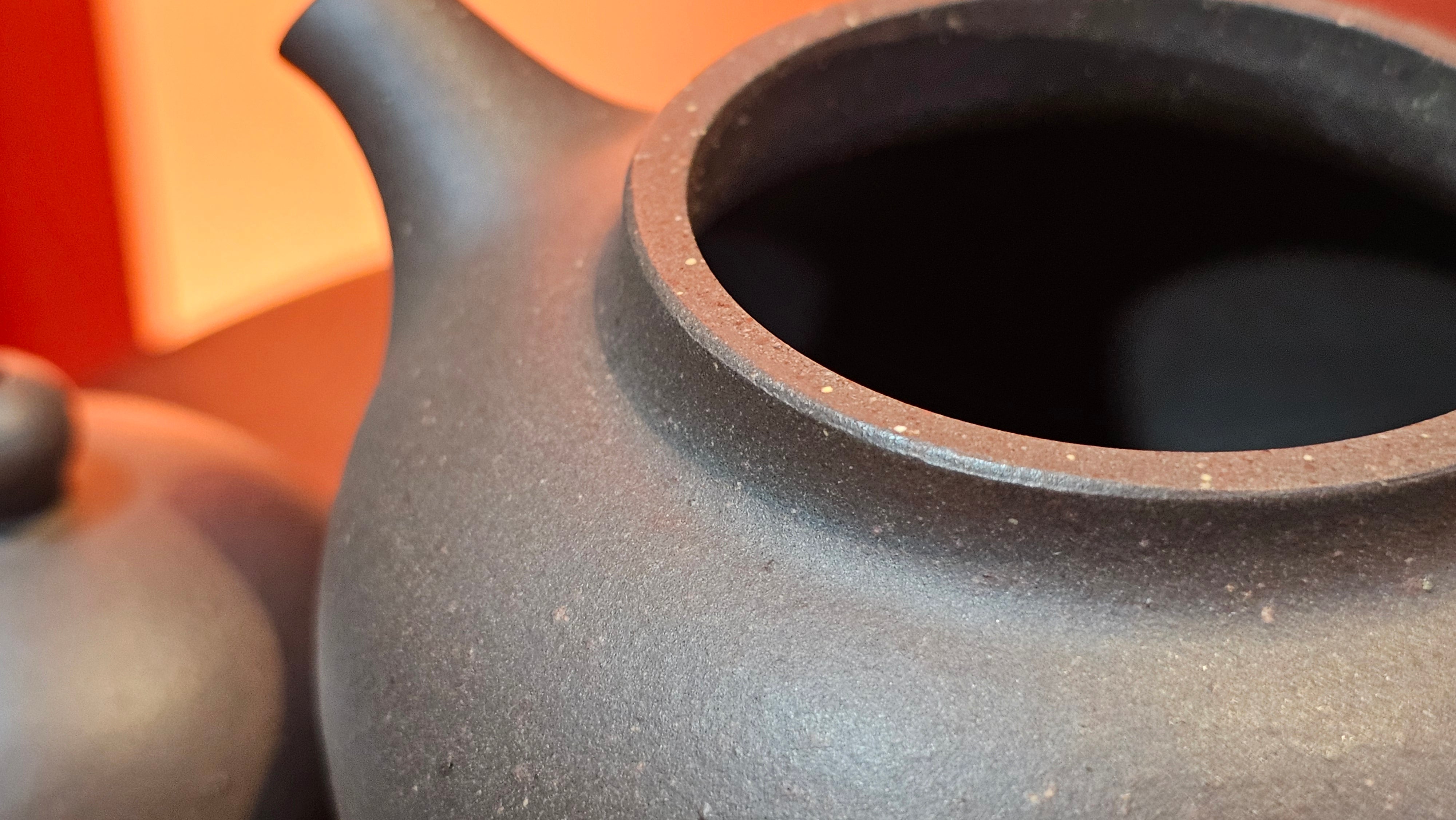 Gao Pan 高番, 140.6ml (very well-weighted bottom, stable!), Tai Xi Zi Ni (Gao Wen) 台西紫泥(高温), by our Craftsman Fan Xiao Zhi 范小智 ~ Congratulations!to Mr J.S.! 1105hrs 2nd September 2025, Chicago! IL.