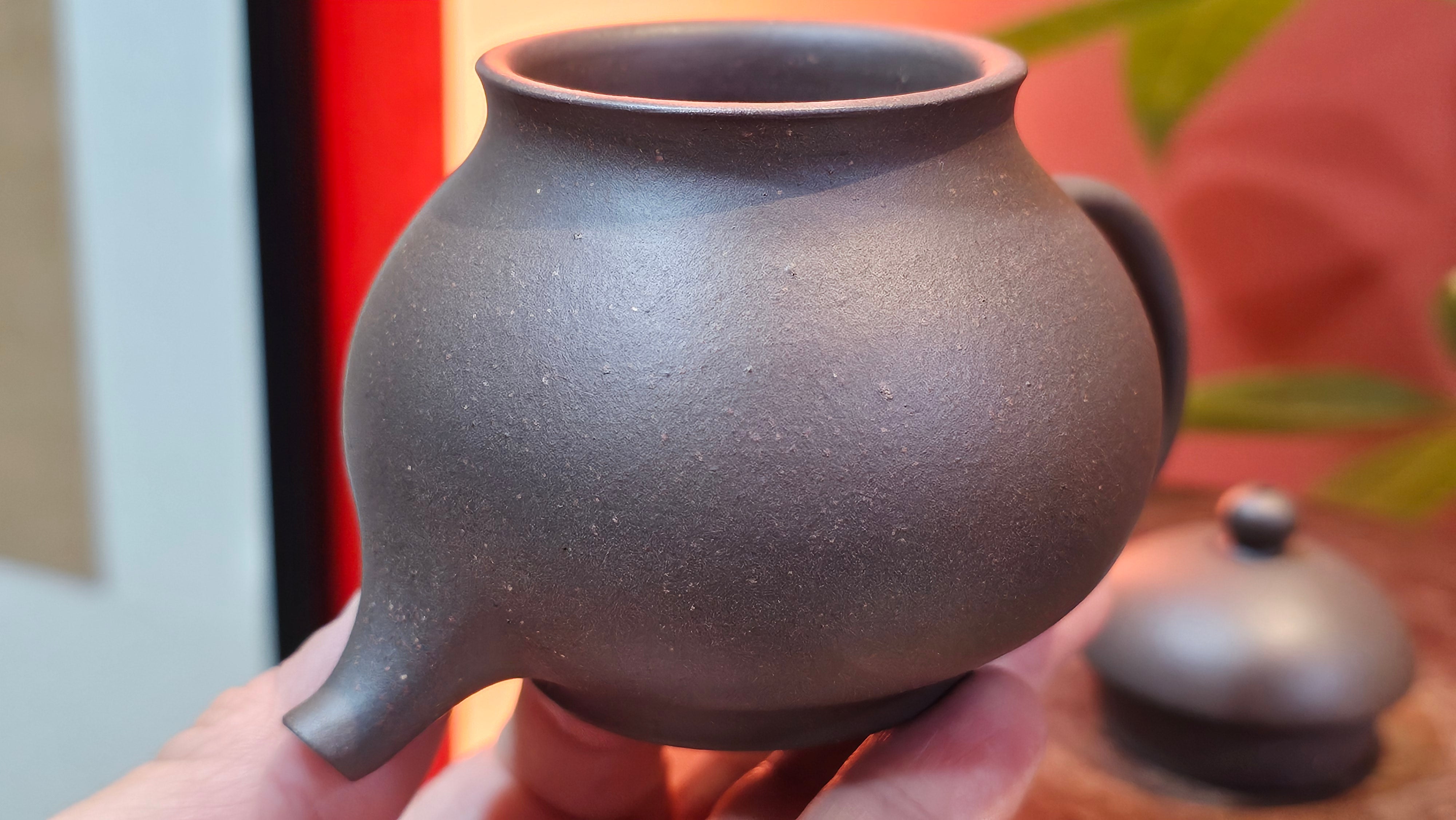 Gao Pan 高番, 140.6ml (very well-weighted bottom, stable!), Tai Xi Zi Ni (Gao Wen) 台西紫泥(高温), by our Craftsman Fan Xiao Zhi 范小智 ~ Congratulations!to Mr J.S.! 1105hrs 2nd September 2025, Chicago! IL.