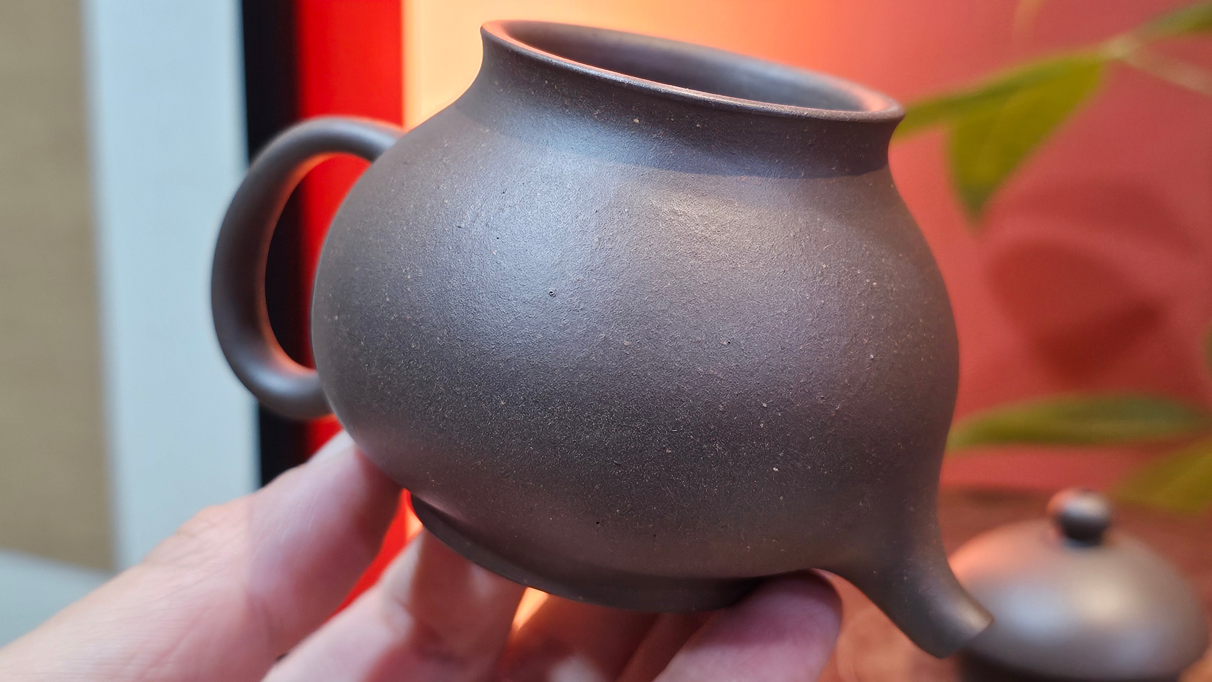 Gao Pan 高番, 140.6ml (very well-weighted bottom, stable!), Tai Xi Zi Ni (Gao Wen) 台西紫泥(高温), by our Craftsman Fan Xiao Zhi 范小智 ~ Congratulations!to Mr J.S.! 1105hrs 2nd September 2025, Chicago! IL.