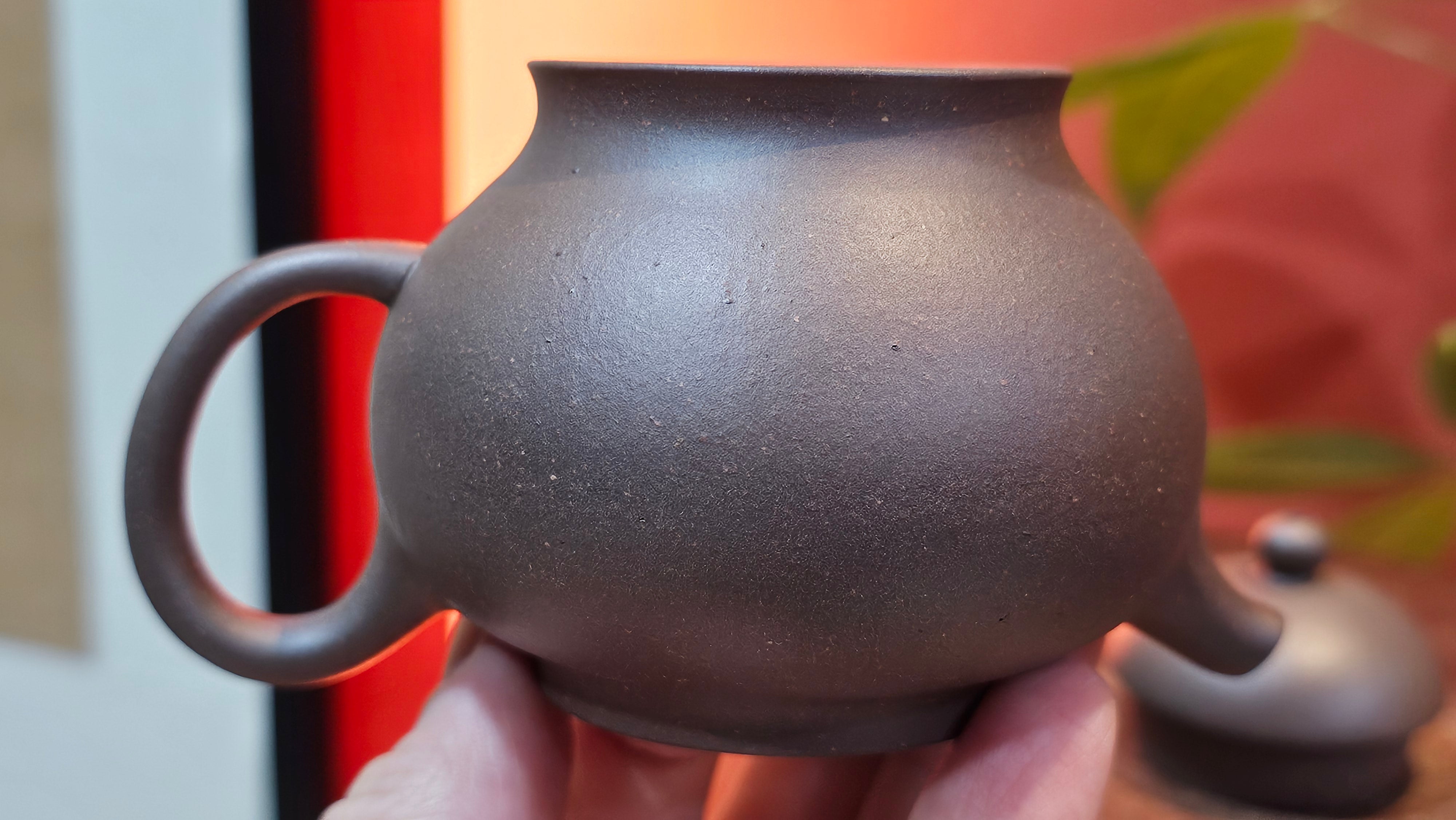 Gao Pan 高番, 140.6ml (very well-weighted bottom, stable!), Tai Xi Zi Ni (Gao Wen) 台西紫泥(高温), by our Craftsman Fan Xiao Zhi 范小智 ~ Congratulations!to Mr J.S.! 1105hrs 2nd September 2025, Chicago! IL.