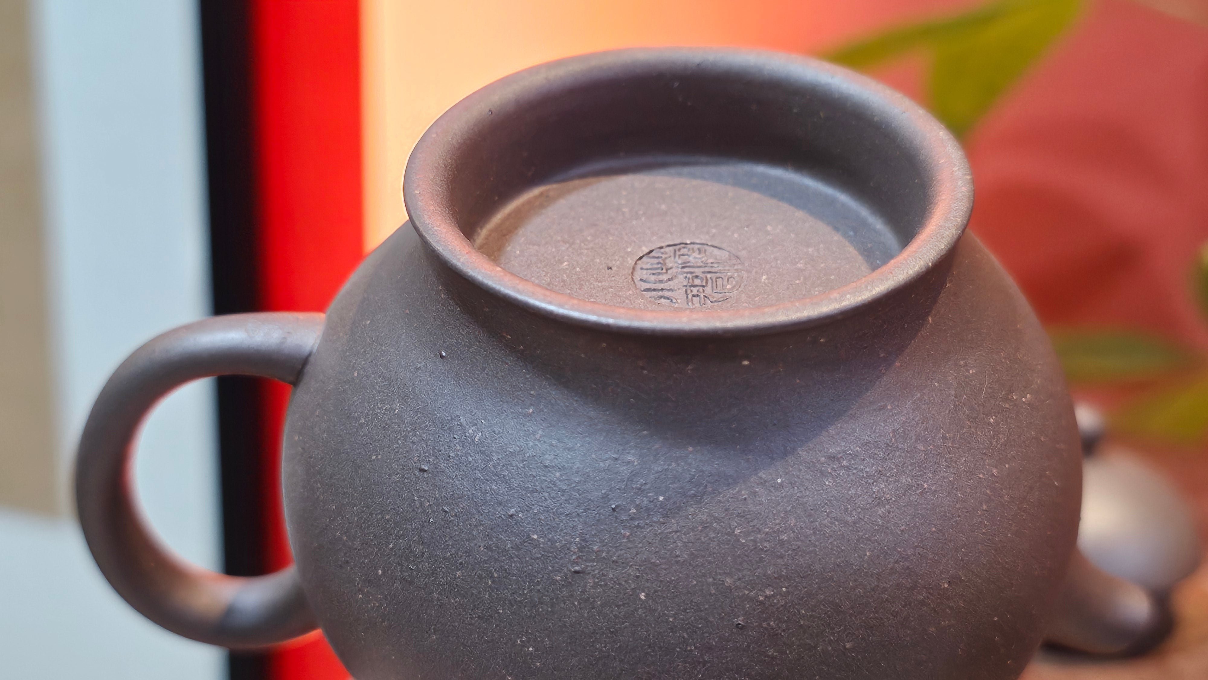 Gao Pan 高番, 140.6ml (very well-weighted bottom, stable!), Tai Xi Zi Ni (Gao Wen) 台西紫泥(高温), by our Craftsman Fan Xiao Zhi 范小智 ~ Congratulations!to Mr J.S.! 1105hrs 2nd September 2025, Chicago! IL.