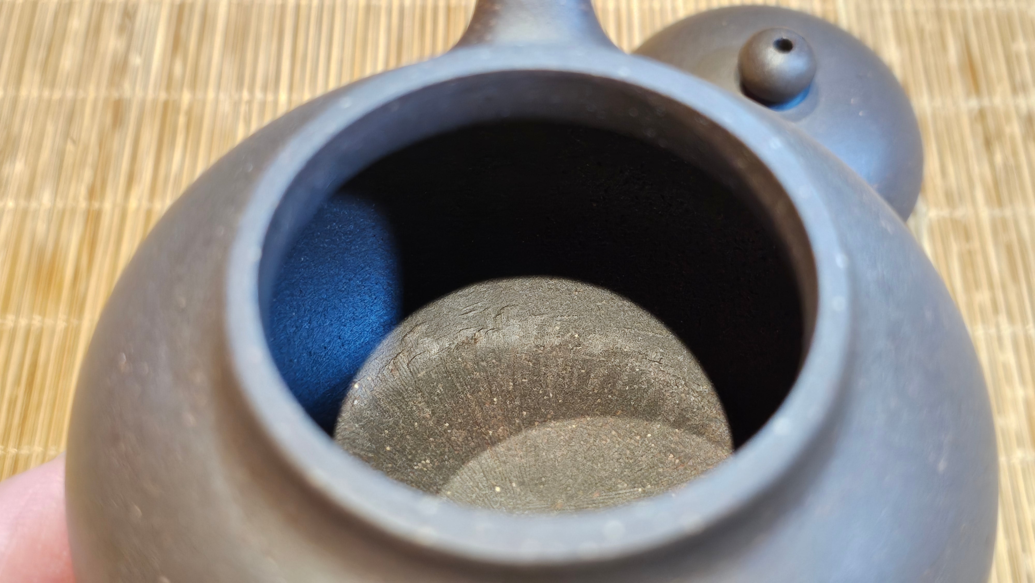 Gao Pan 高番, 140.6ml (very well-weighted bottom, stable!), Tai Xi Zi Ni (Gao Wen) 台西紫泥(高温), by our Craftsman Fan Xiao Zhi 范小智 ~ Congratulations!to Mr J.S.! 1105hrs 2nd September 2025, Chicago! IL.