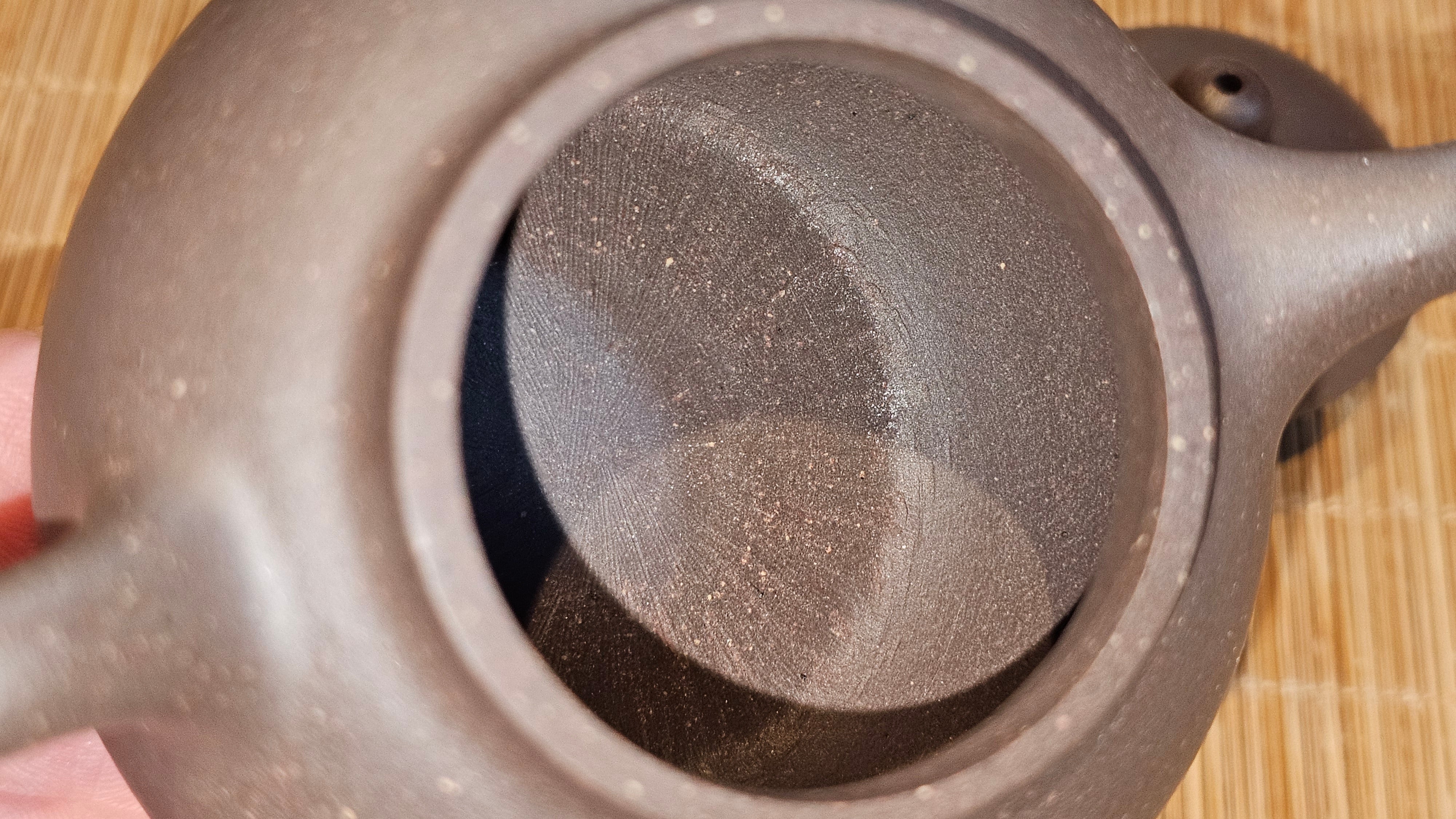 Gao Pan 高番, 140.6ml (very well-weighted bottom, stable!), Tai Xi Zi Ni (Gao Wen) 台西紫泥(高温), by our Craftsman Fan Xiao Zhi 范小智 ~ Congratulations!to Mr J.S.! 1105hrs 2nd September 2025, Chicago! IL.