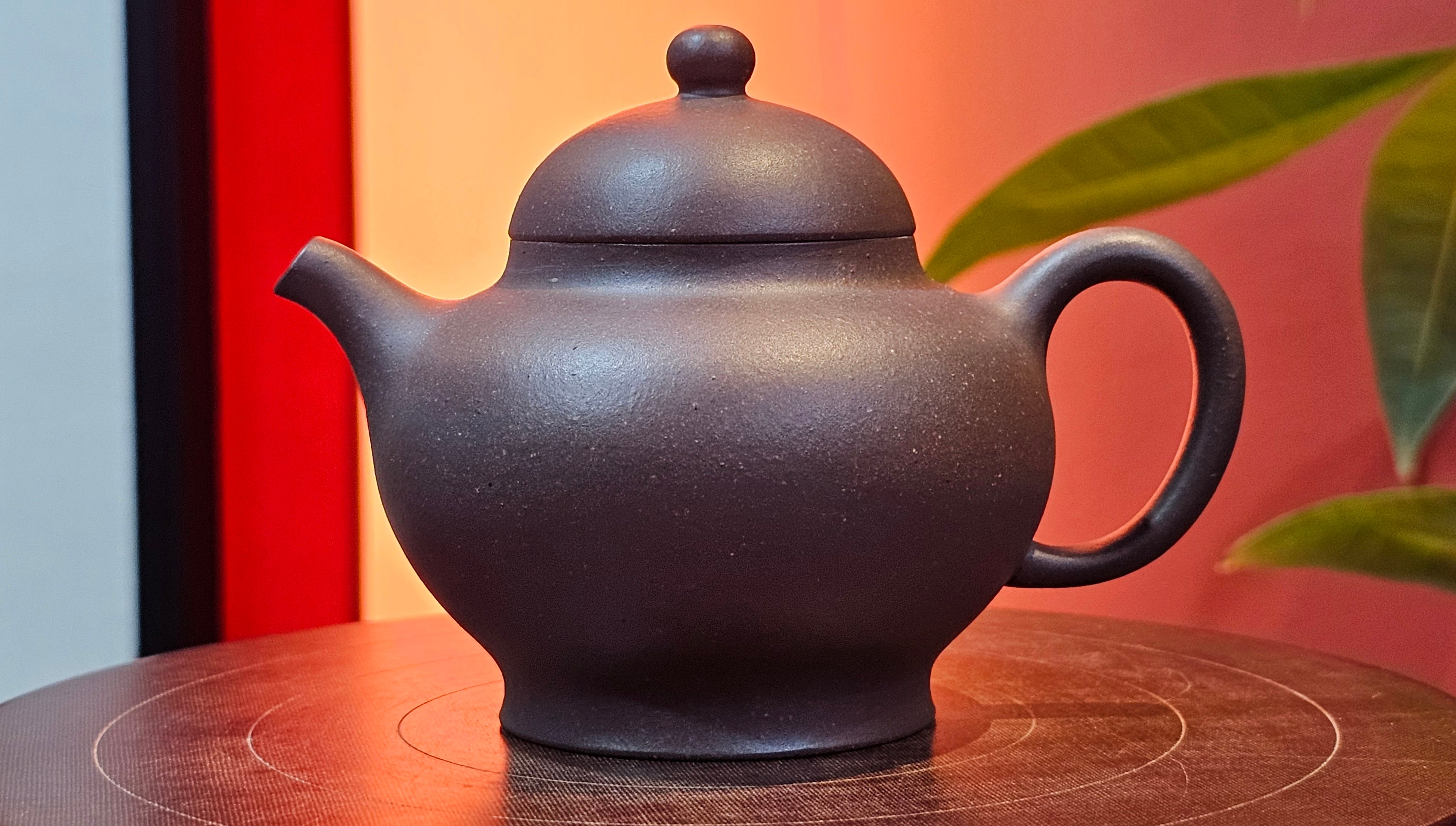 Gao Pan 高番, 134.3ml (very well-weighted bottom, stable!), Tai Xi Zi Ni (Gao Wen) 台西紫泥(高温), by our Craftsman Fan Xiao Zhi 范小智 ~!Congratulations to Mr H.H.! 1738hrs 3rd Sept 2025, Amsterdam, The Netherlands🇳🇱!