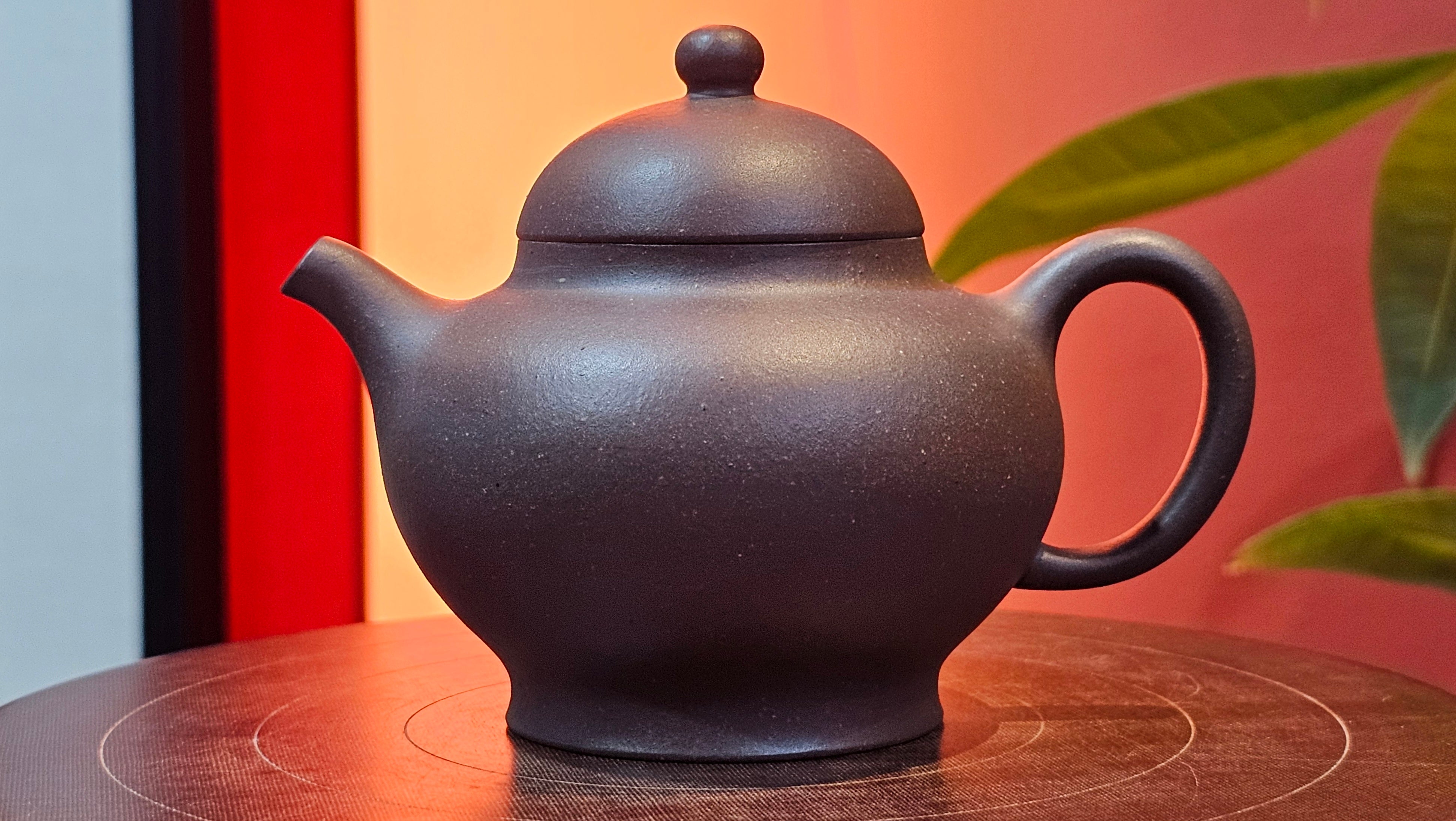 Gao Pan 高番, 134.3ml (very well-weighted bottom, stable!), Tai Xi Zi Ni (Gao Wen) 台西紫泥(高温), by our Craftsman Fan Xiao Zhi 范小智 ~!Congratulations to Mr H.H.! 1738hrs 3rd Sept 2025, Amsterdam, The Netherlands🇳🇱!