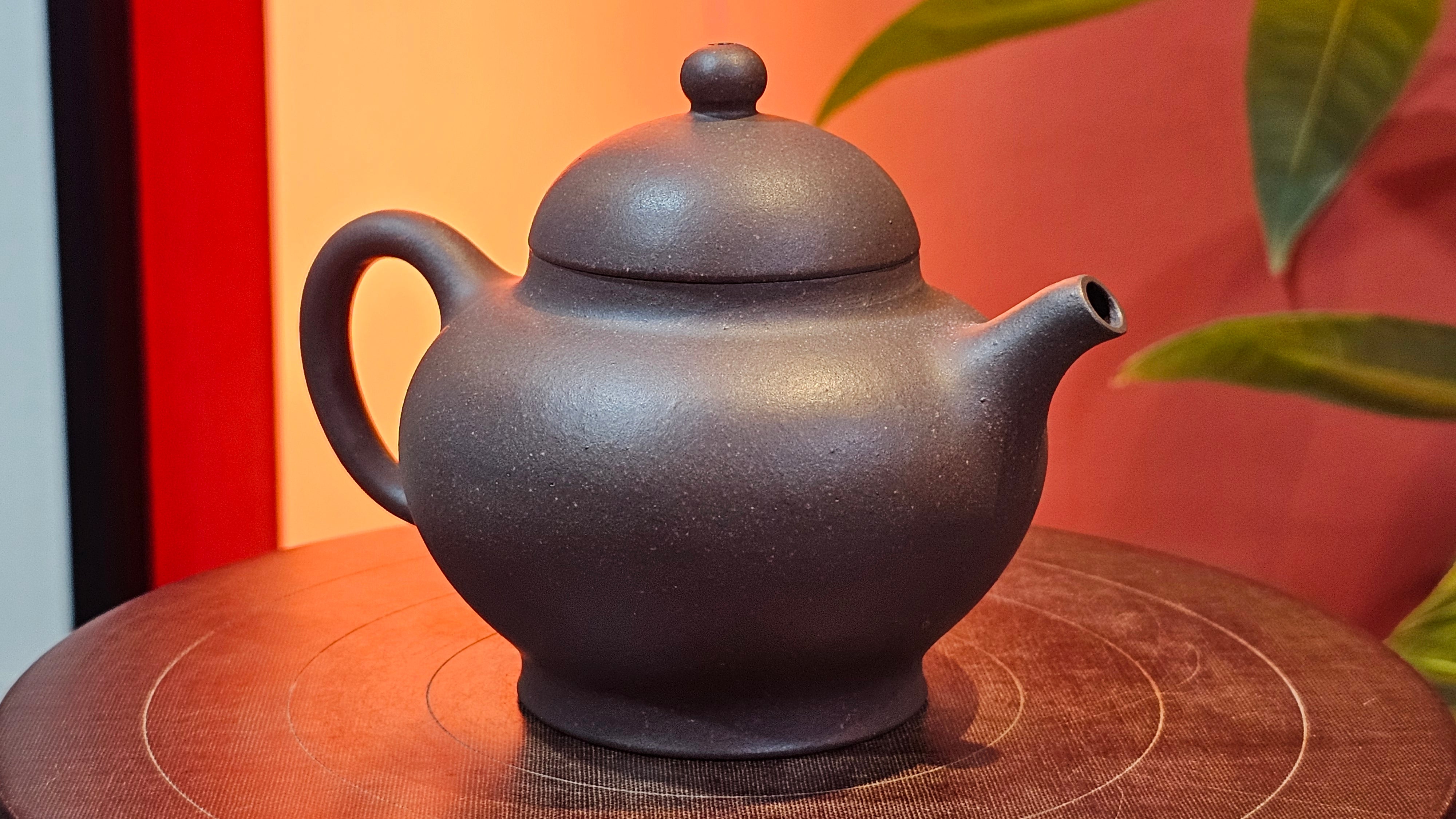 Gao Pan 高番, 134.3ml (very well-weighted bottom, stable!), Tai Xi Zi Ni (Gao Wen) 台西紫泥(高温), by our Craftsman Fan Xiao Zhi 范小智 ~!Congratulations to Mr H.H.! 1738hrs 3rd Sept 2025, Amsterdam, The Netherlands🇳🇱!