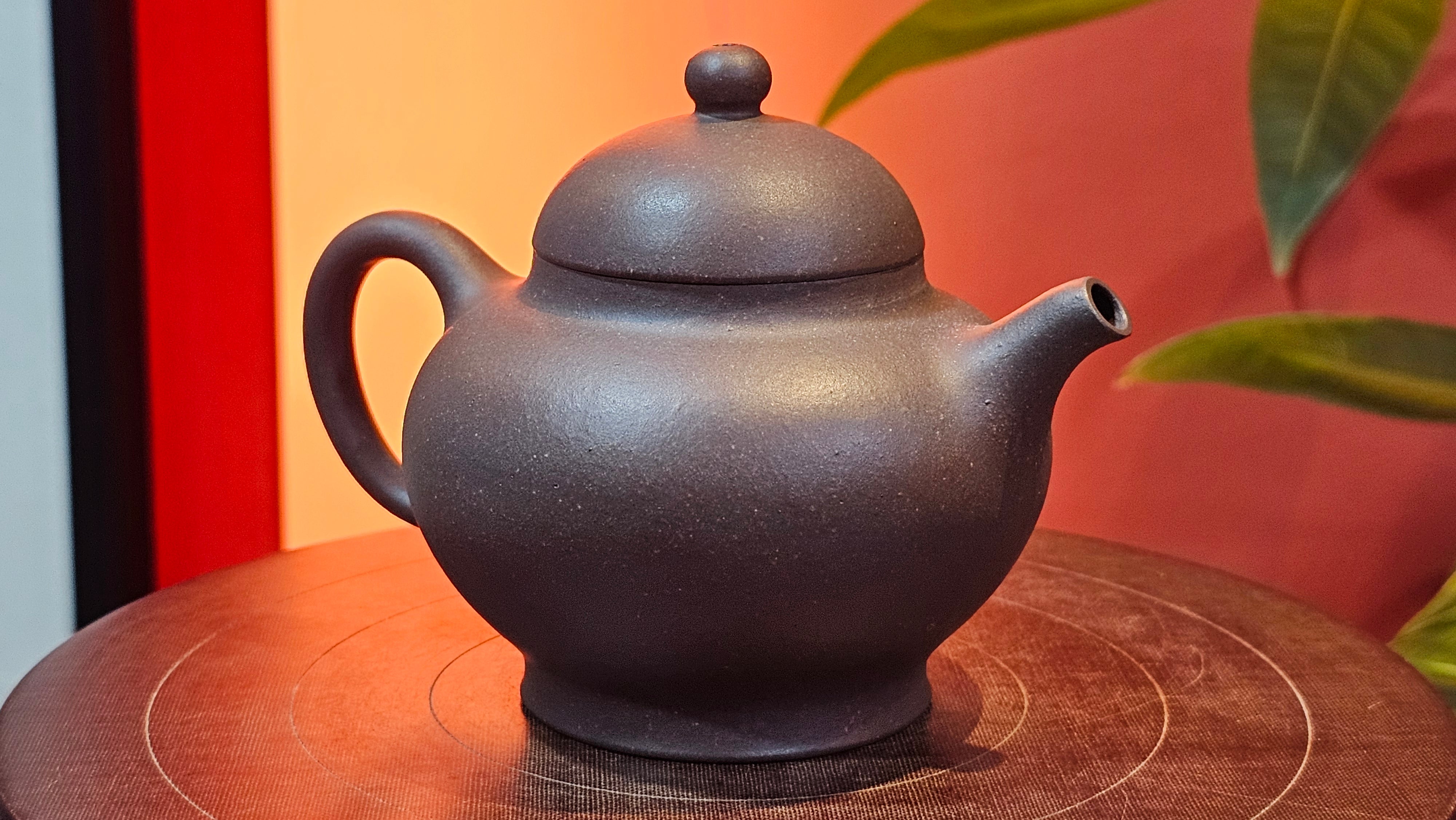 Gao Pan 高番, 134.3ml (very well-weighted bottom, stable!), Tai Xi Zi Ni (Gao Wen) 台西紫泥(高温), by our Craftsman Fan Xiao Zhi 范小智 ~!Congratulations to Mr H.H.! 1738hrs 3rd Sept 2025, Amsterdam, The Netherlands🇳🇱!