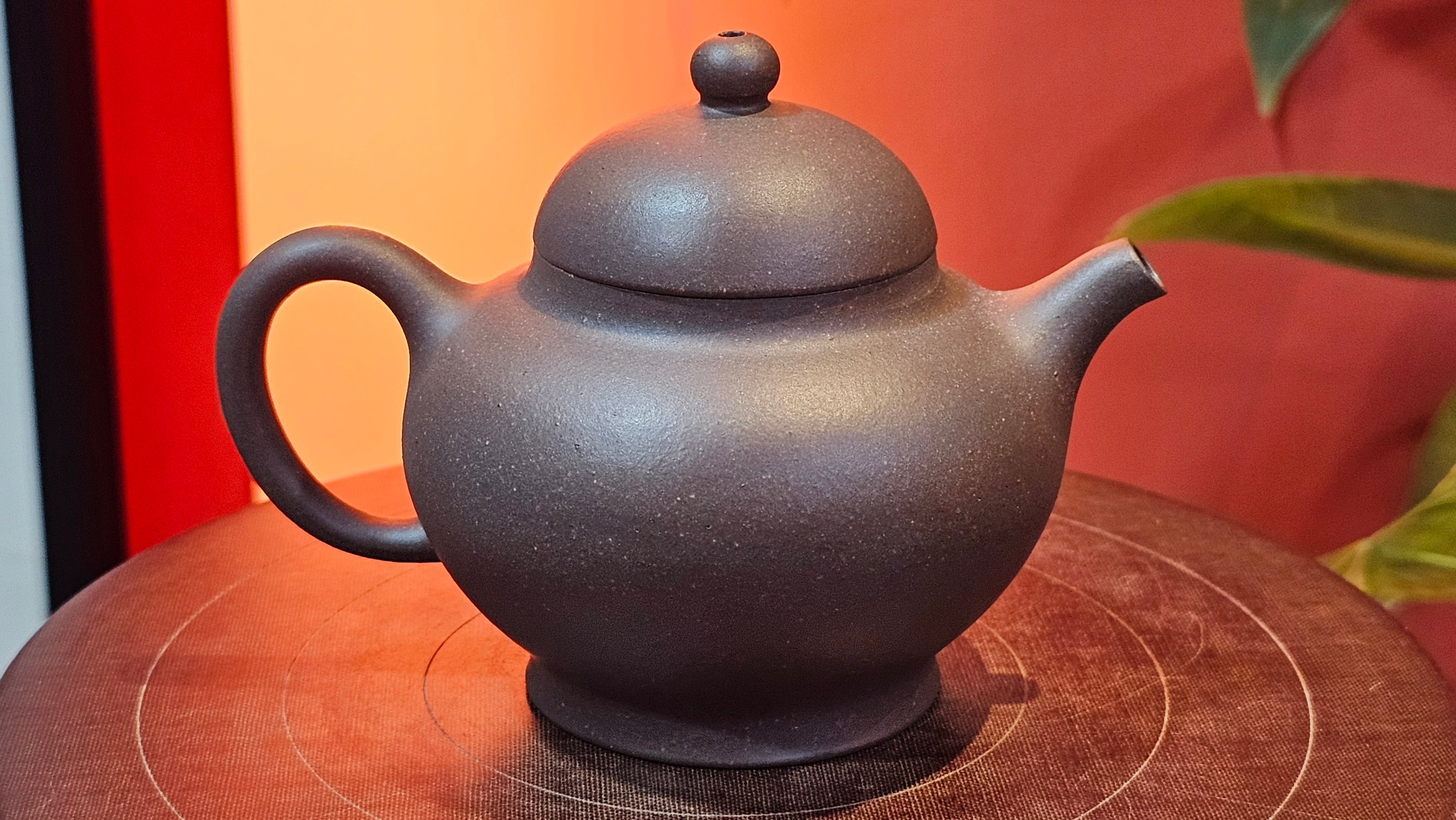 Gao Pan 高番, 134.3ml (very well-weighted bottom, stable!), Tai Xi Zi Ni (Gao Wen) 台西紫泥(高温), by our Craftsman Fan Xiao Zhi 范小智 ~!Congratulations to Mr H.H.! 1738hrs 3rd Sept 2025, Amsterdam, The Netherlands🇳🇱!