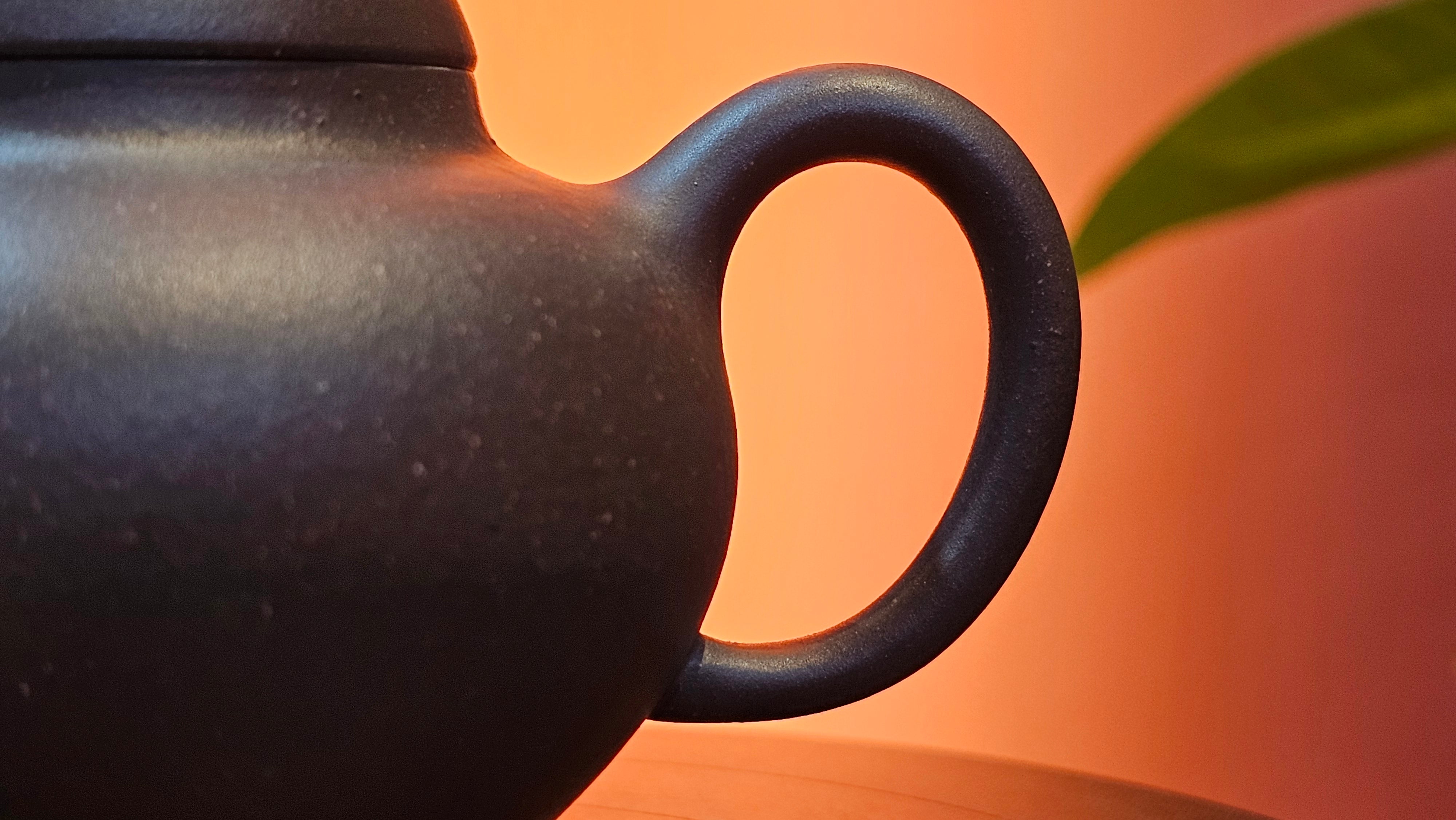 Gao Pan 高番, 134.3ml (very well-weighted bottom, stable!), Tai Xi Zi Ni (Gao Wen) 台西紫泥(高温), by our Craftsman Fan Xiao Zhi 范小智 ~!Congratulations to Mr H.H.! 1738hrs 3rd Sept 2025, Amsterdam, The Netherlands🇳🇱!