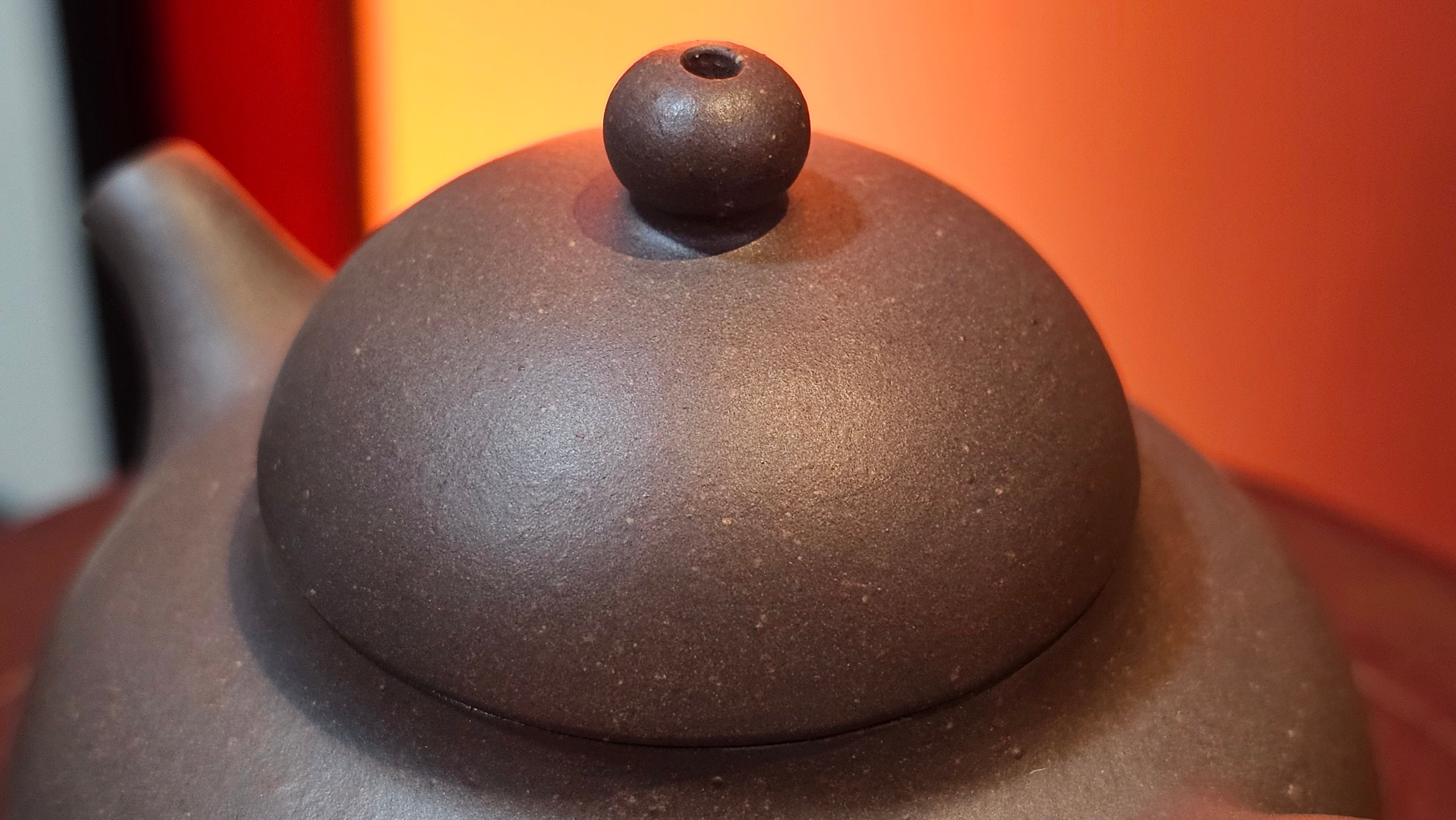 Gao Pan 高番, 134.3ml (very well-weighted bottom, stable!), Tai Xi Zi Ni (Gao Wen) 台西紫泥(高温), by our Craftsman Fan Xiao Zhi 范小智 ~!Congratulations to Mr H.H.! 1738hrs 3rd Sept 2025, Amsterdam, The Netherlands🇳🇱!