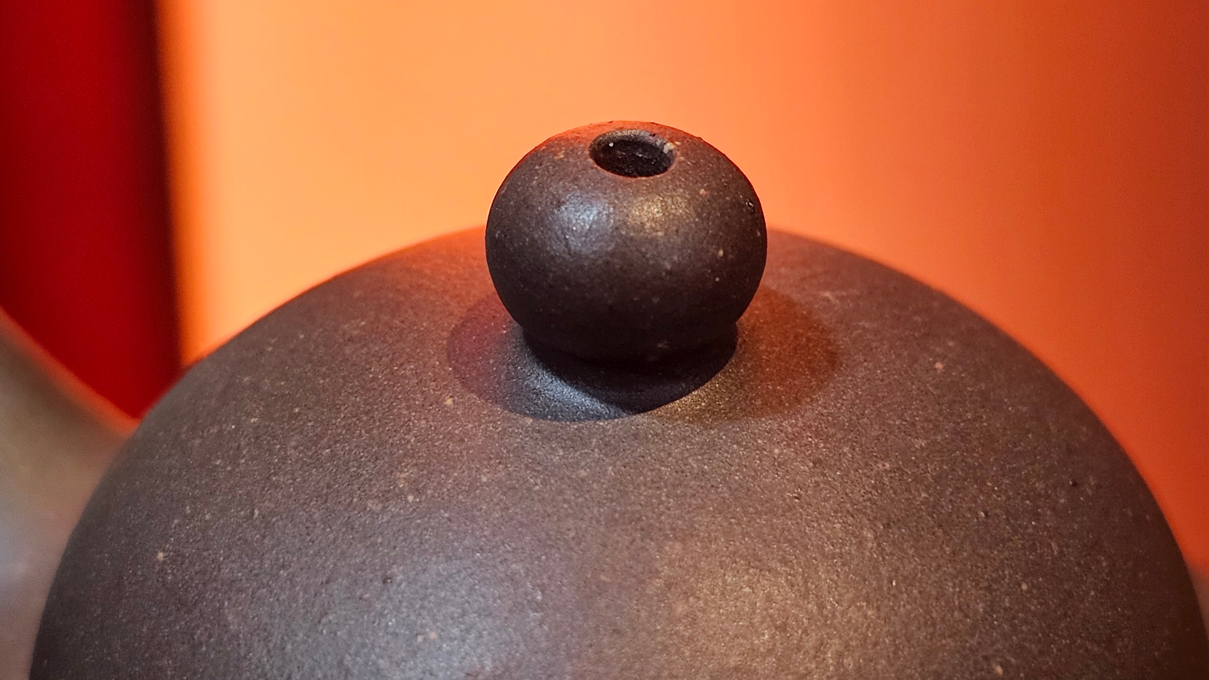 Gao Pan 高番, 134.3ml (very well-weighted bottom, stable!), Tai Xi Zi Ni (Gao Wen) 台西紫泥(高温), by our Craftsman Fan Xiao Zhi 范小智 ~!Congratulations to Mr H.H.! 1738hrs 3rd Sept 2025, Amsterdam, The Netherlands🇳🇱!