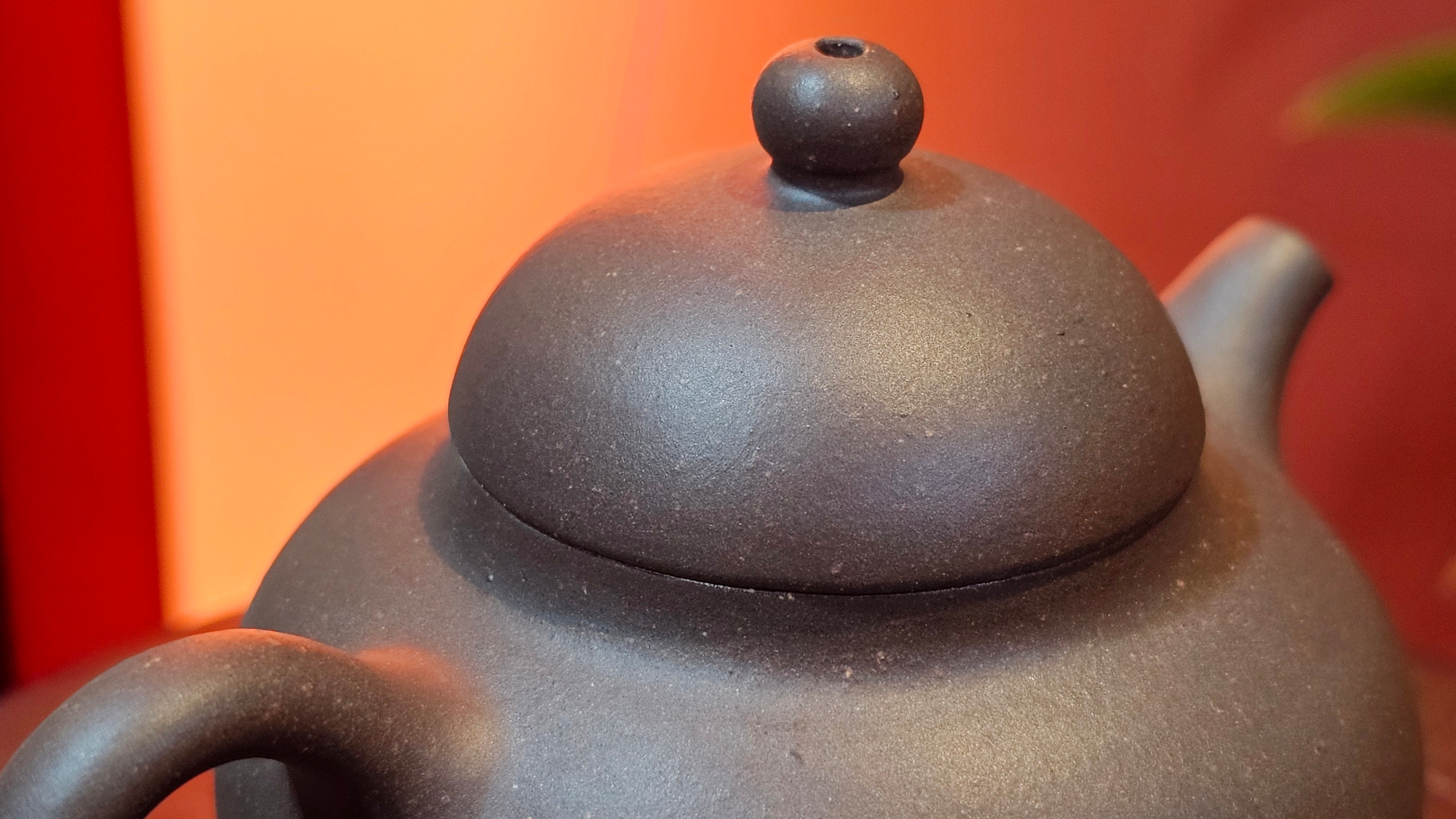 Gao Pan 高番, 134.3ml (very well-weighted bottom, stable!), Tai Xi Zi Ni (Gao Wen) 台西紫泥(高温), by our Craftsman Fan Xiao Zhi 范小智 ~!Congratulations to Mr H.H.! 1738hrs 3rd Sept 2025, Amsterdam, The Netherlands🇳🇱!