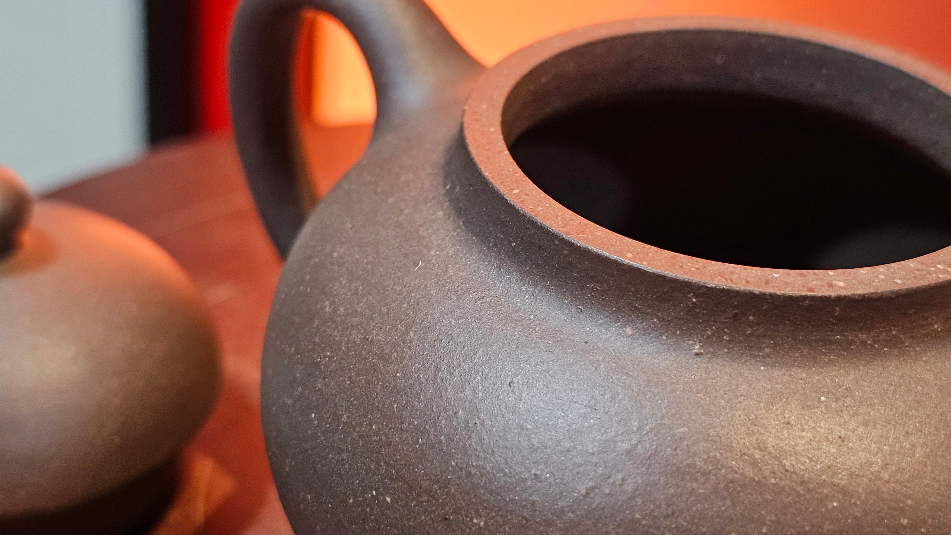 Gao Pan 高番, 134.3ml (very well-weighted bottom, stable!), Tai Xi Zi Ni (Gao Wen) 台西紫泥(高温), by our Craftsman Fan Xiao Zhi 范小智 ~!Congratulations to Mr H.H.! 1738hrs 3rd Sept 2025, Amsterdam, The Netherlands🇳🇱!