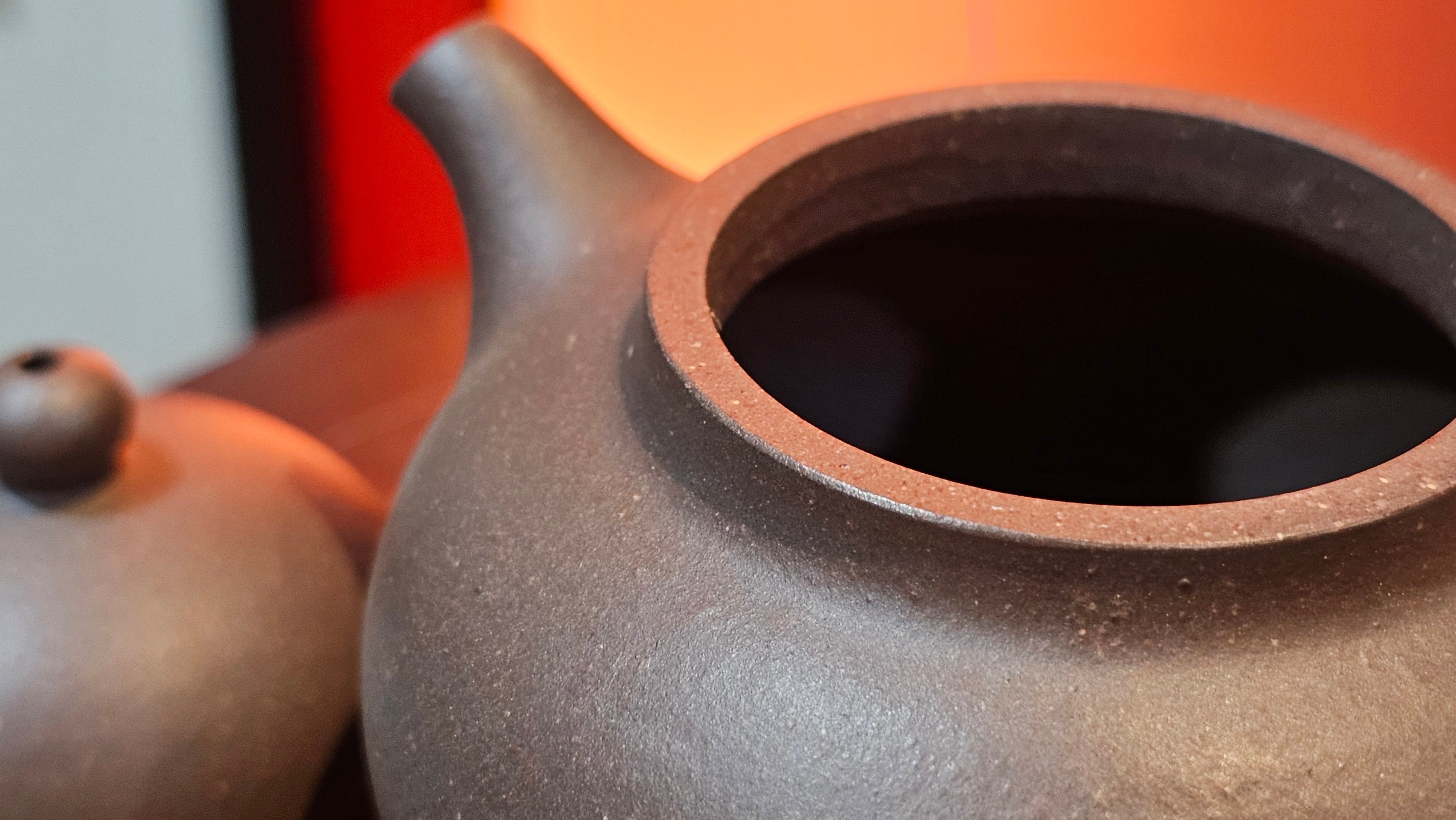 Gao Pan 高番, 134.3ml (very well-weighted bottom, stable!), Tai Xi Zi Ni (Gao Wen) 台西紫泥(高温), by our Craftsman Fan Xiao Zhi 范小智 ~!Congratulations to Mr H.H.! 1738hrs 3rd Sept 2025, Amsterdam, The Netherlands🇳🇱!