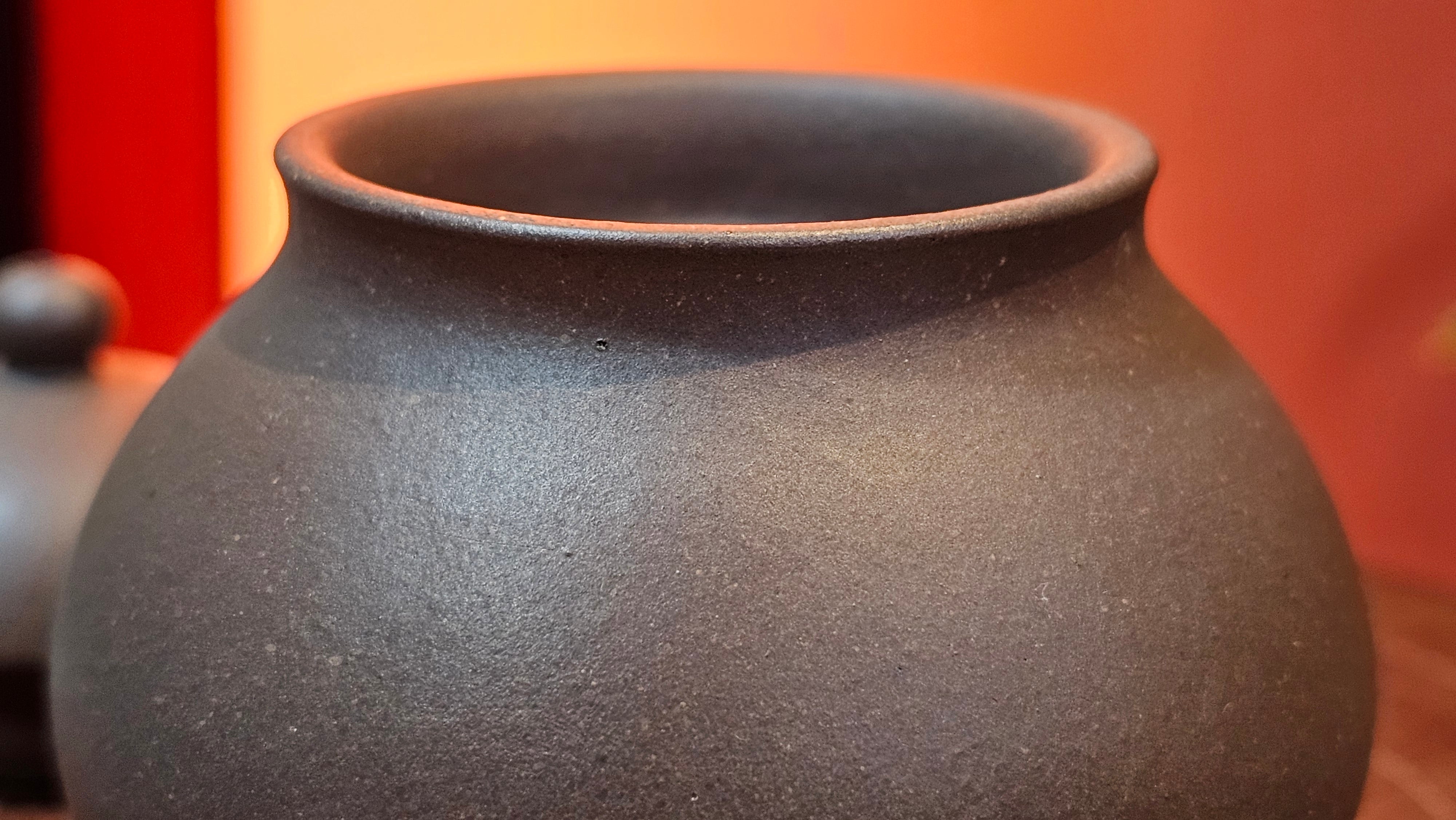 Gao Pan 高番, 134.3ml (very well-weighted bottom, stable!), Tai Xi Zi Ni (Gao Wen) 台西紫泥(高温), by our Craftsman Fan Xiao Zhi 范小智 ~!Congratulations to Mr H.H.! 1738hrs 3rd Sept 2025, Amsterdam, The Netherlands🇳🇱!